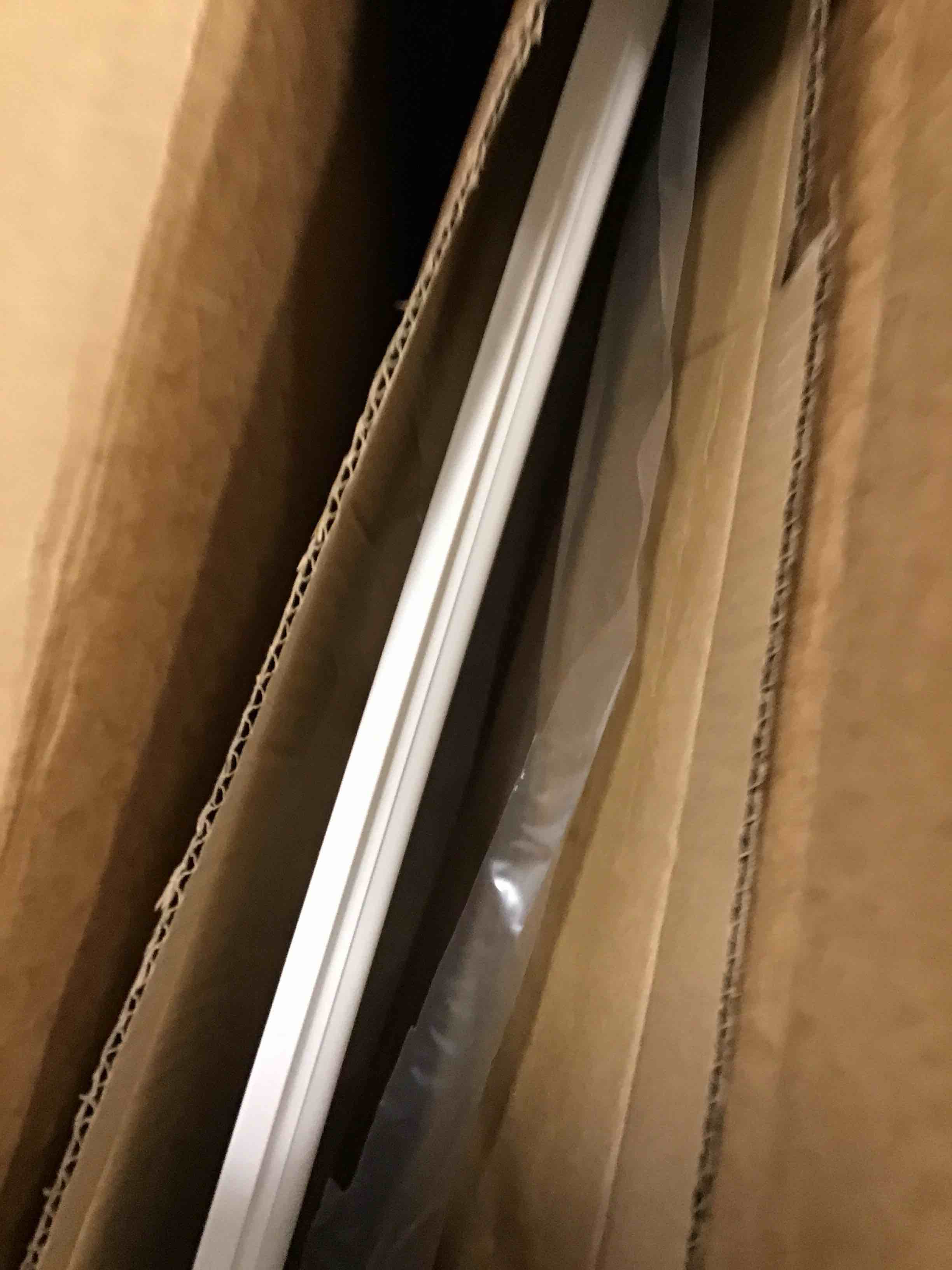 https://s3.amazonaws.com/lotting-images-prod/bidfta/BRN0403810_1730995082527.jpeg