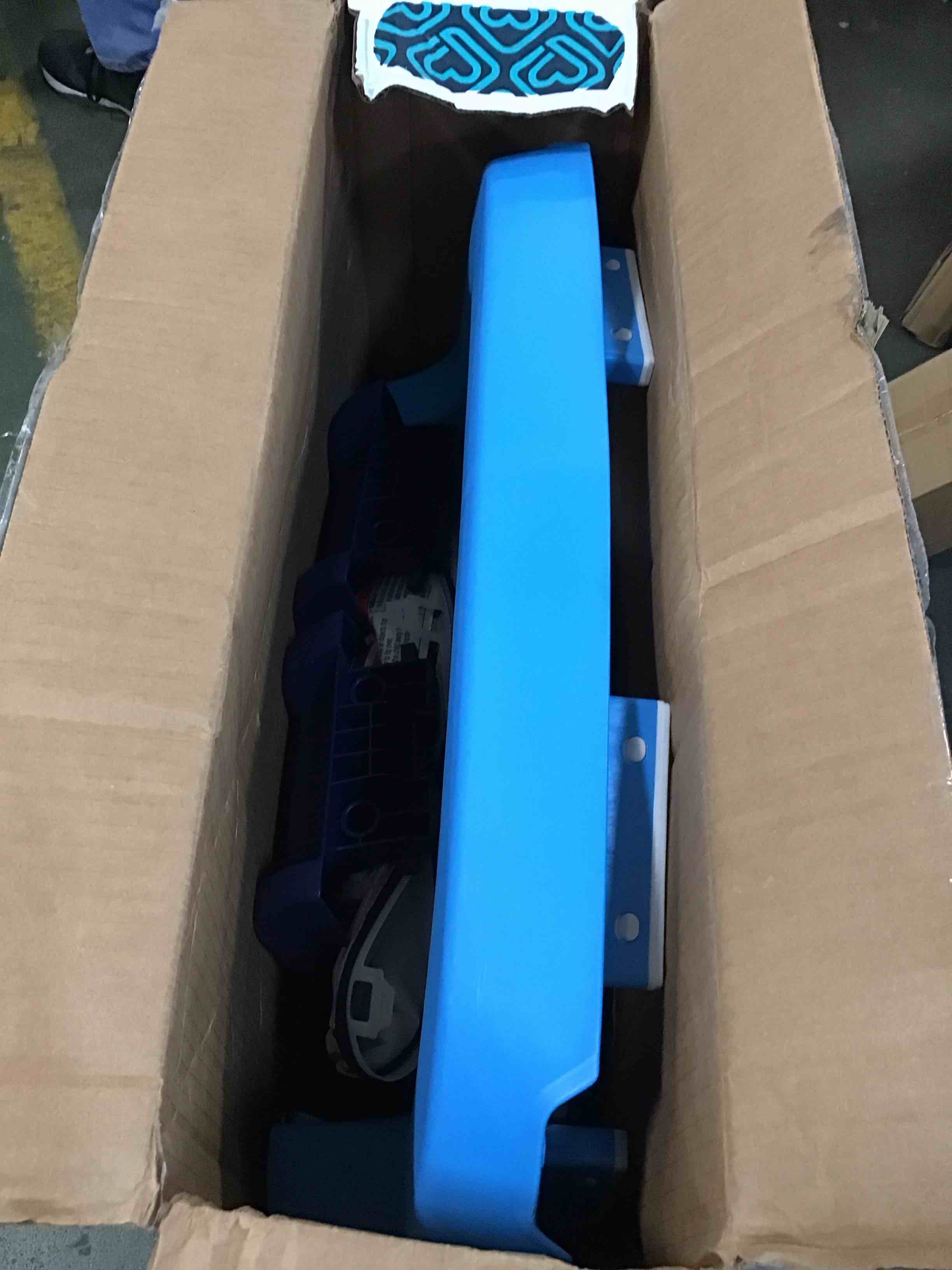 https://s3.amazonaws.com/lotting-images-prod/bidfta/BRN0406707_1730387343042.jpeg