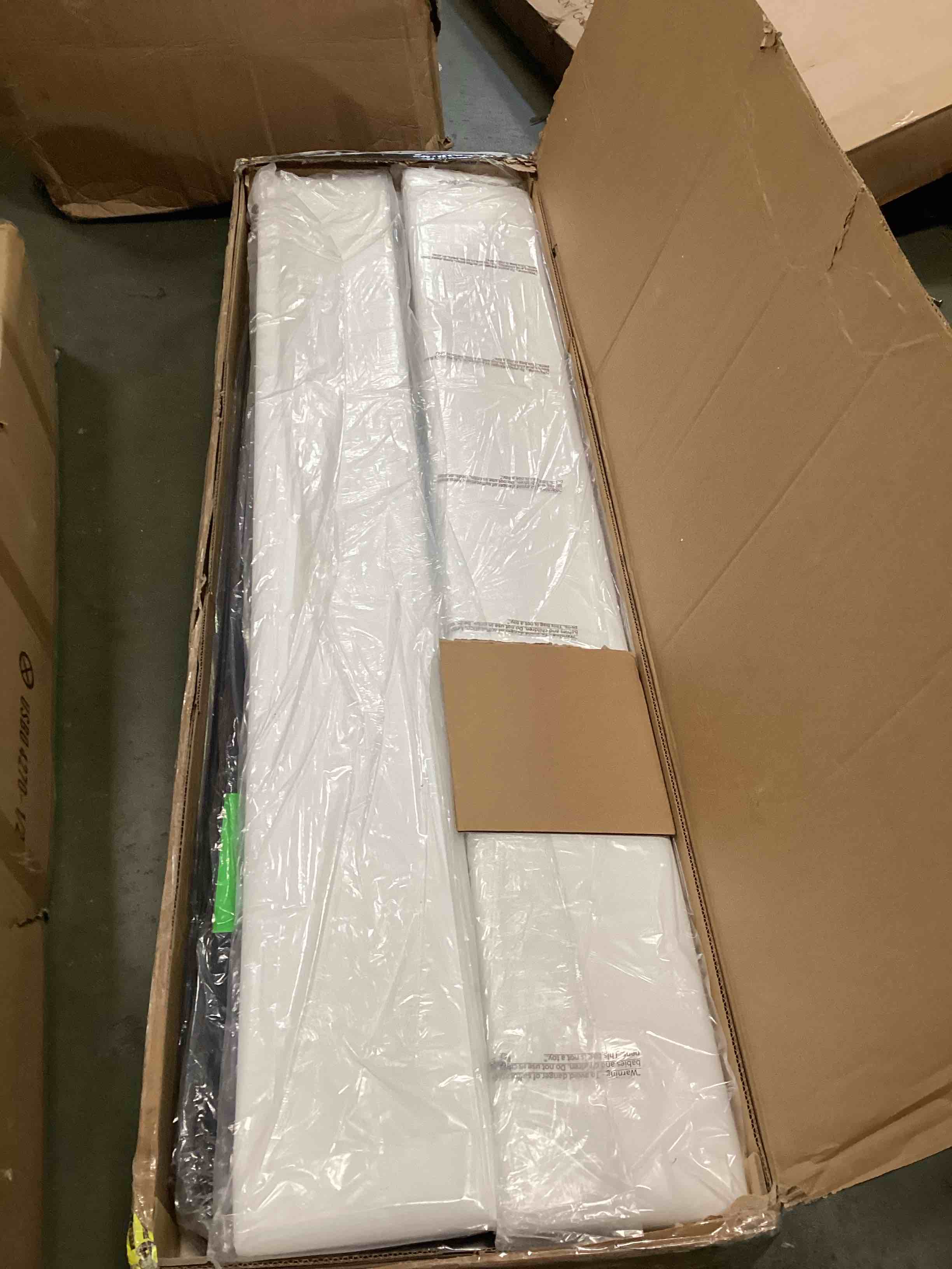 https://s3.amazonaws.com/lotting-images-prod/bidfta/BRN0410492_1732646951860.jpeg