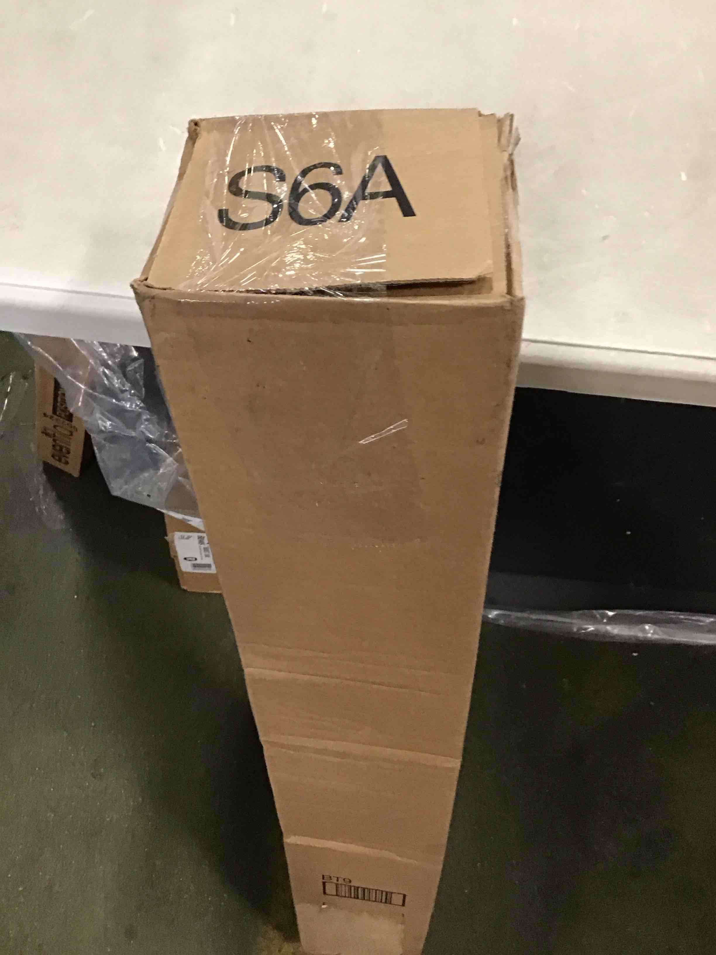 https://s3.amazonaws.com/lotting-images-prod/bidfta/BRN0413904_1730298639708.jpeg