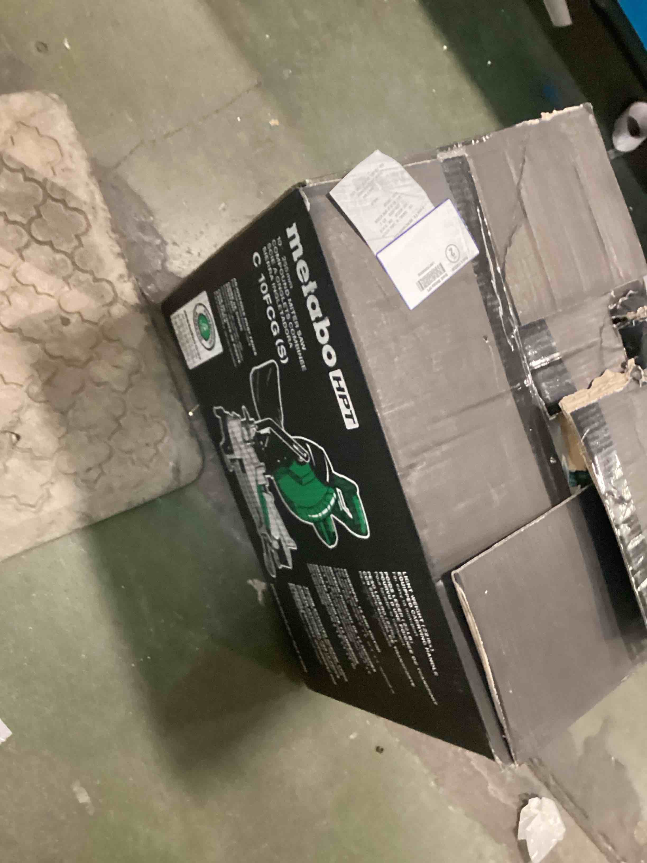 https://s3.amazonaws.com/lotting-images-prod/bidfta/BRN0422439_1732563322643.jpeg