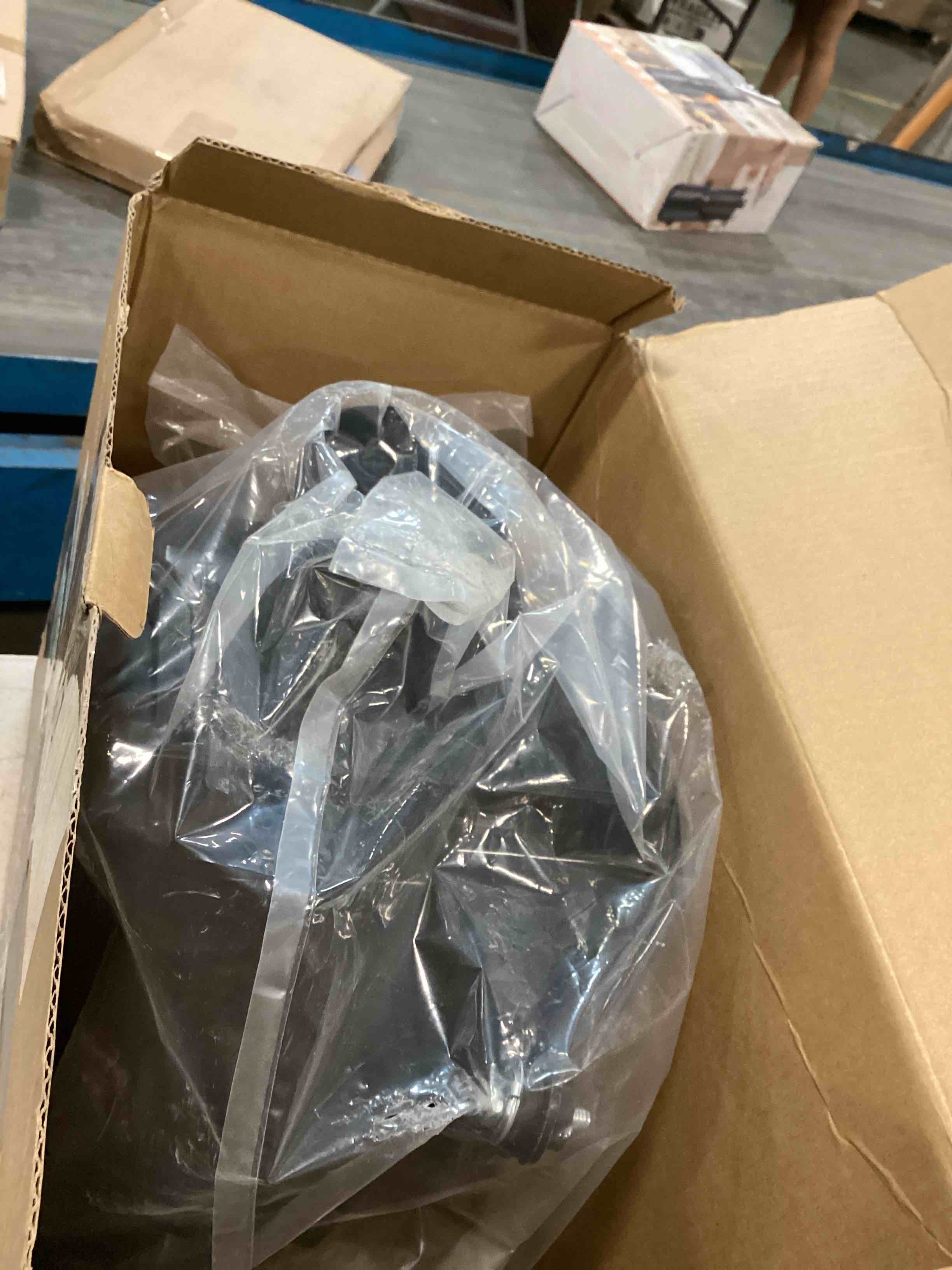 https://s3.amazonaws.com/lotting-images-prod/bidfta/BRN0426507_1729728886421.jpeg