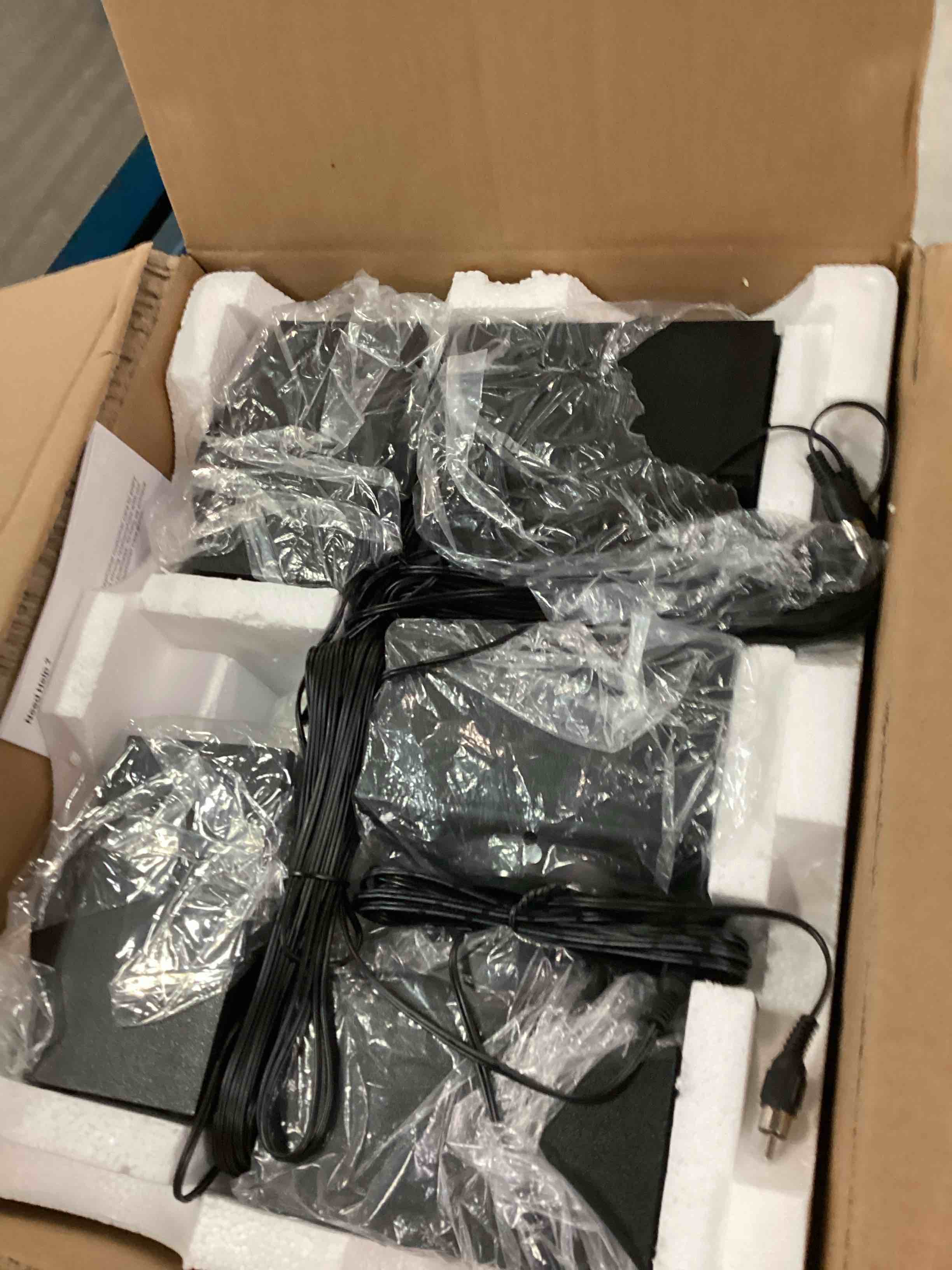 https://s3.amazonaws.com/lotting-images-prod/bidfta/BRN0427587_1729170046645.jpeg
