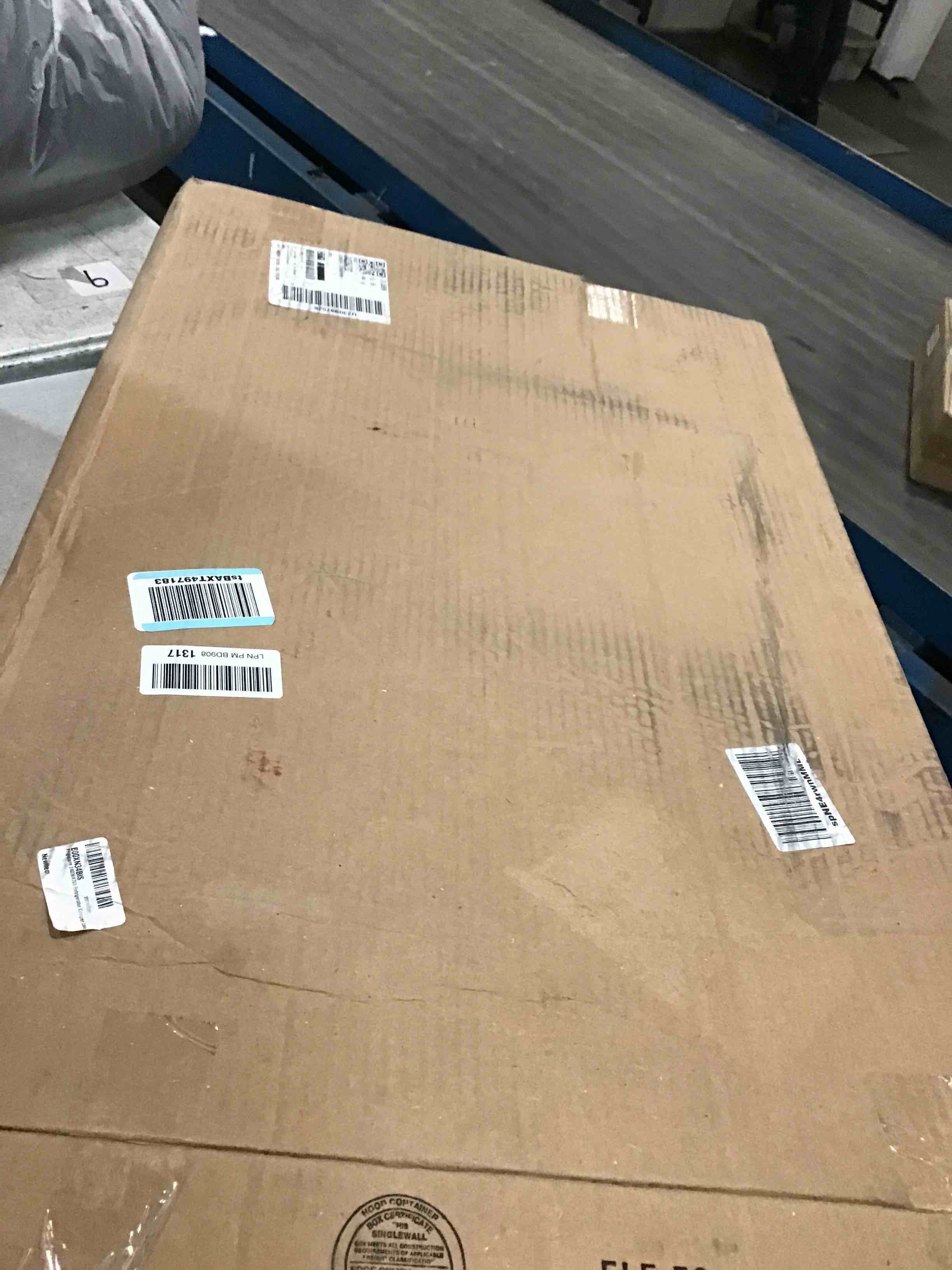 https://s3.amazonaws.com/lotting-images-prod/bidfta/BRN0429056_1730845396408.jpeg