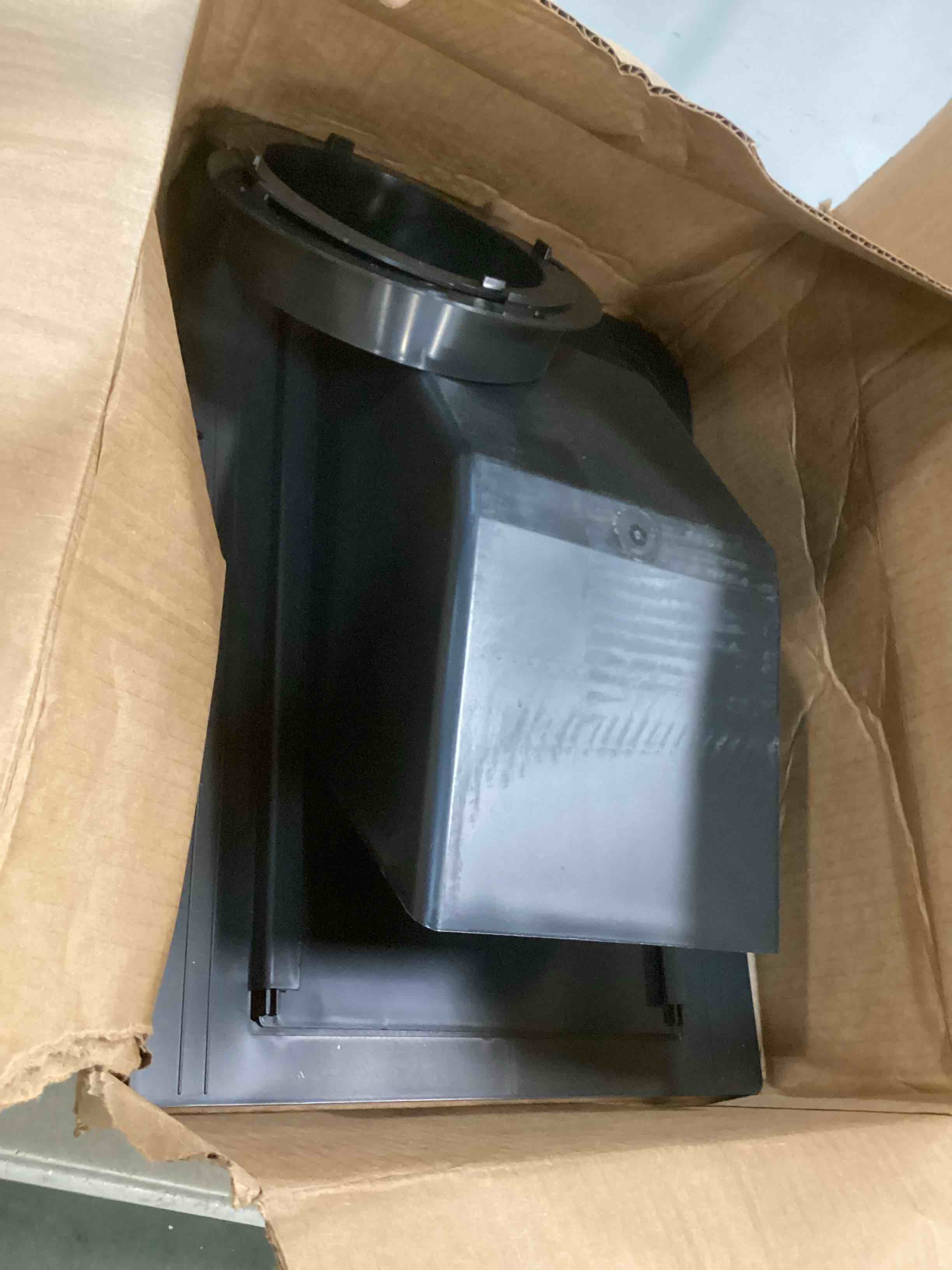 https://s3.amazonaws.com/lotting-images-prod/bidfta/BRN0429350_1730504635205.jpeg