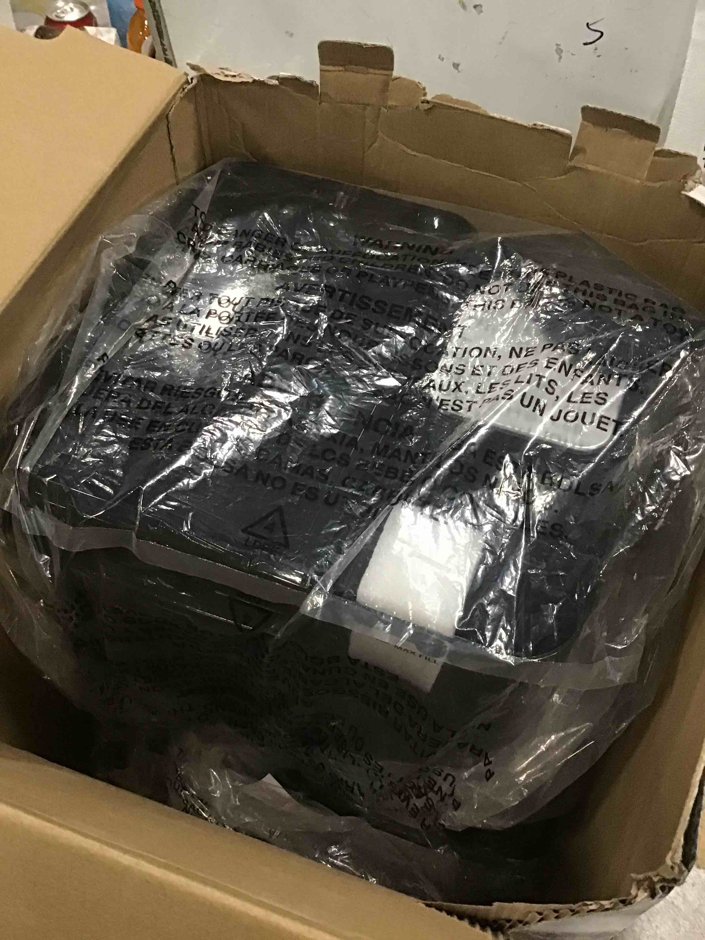 https://s3.amazonaws.com/lotting-images-prod/bidfta/BRN0430148_1731593643642.jpeg