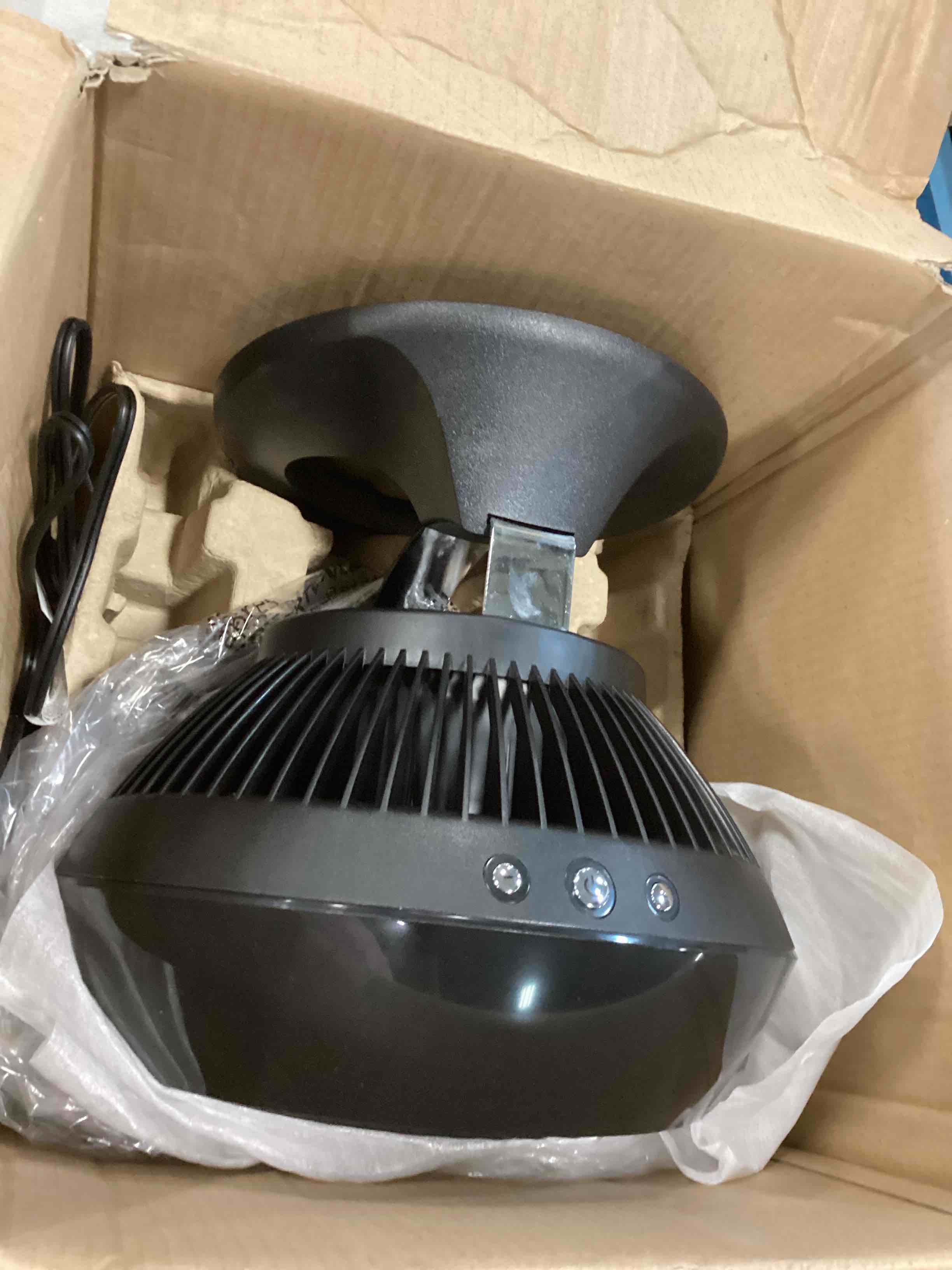 https://s3.amazonaws.com/lotting-images-prod/bidfta/BRN0432151_1729693192272.jpeg