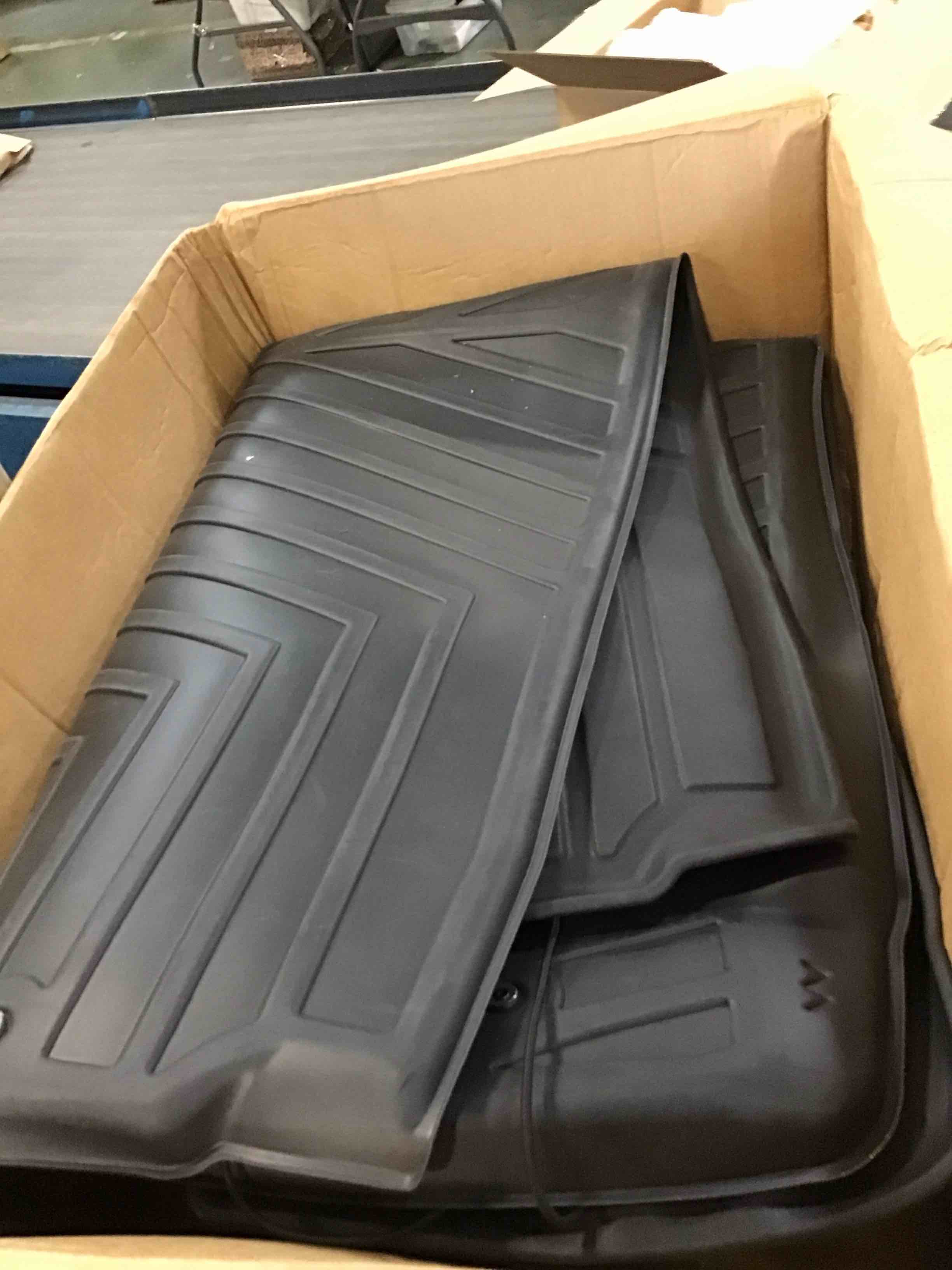 T TGBROS Bed Mat Custom Fit for 2014-2018 Chevrolet Silverado 1500 /GMC Sierra 1500 Crew Cab 5'7" Short Bed All Weather Truck Bed Liner Non-Slip Black