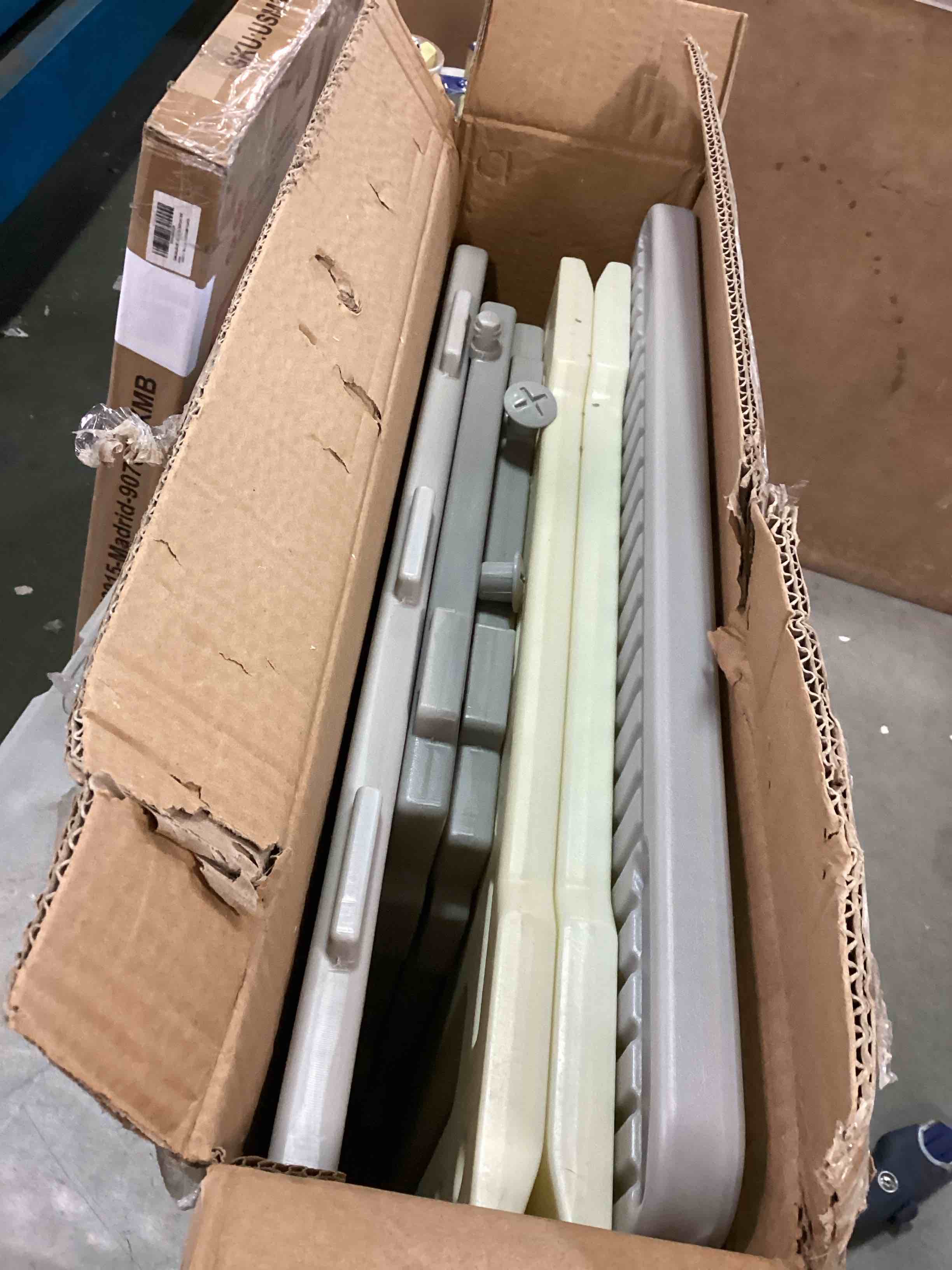 https://s3.amazonaws.com/lotting-images-prod/bidfta/BRN0433155_1729266874999.jpeg