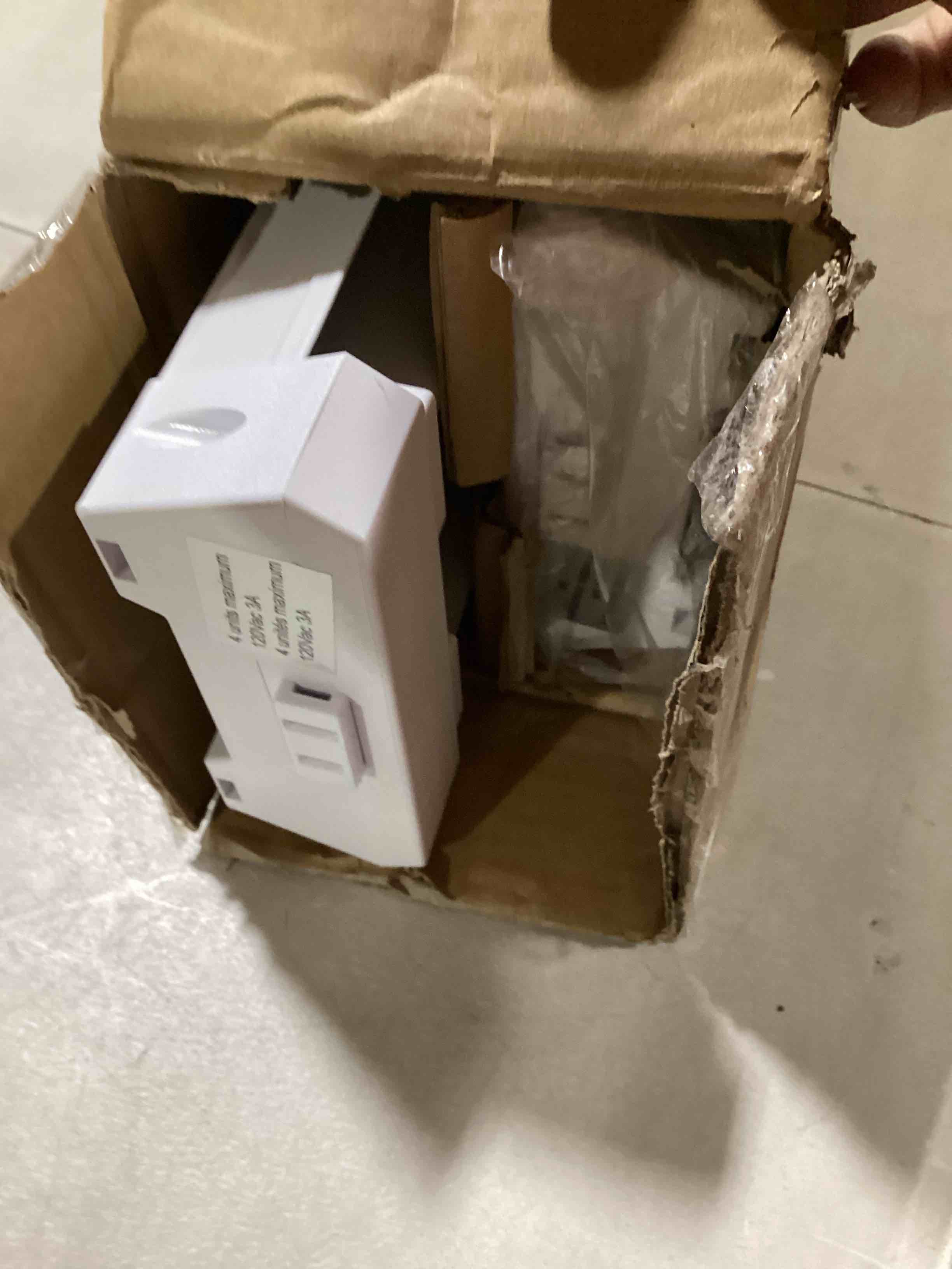 https://s3.amazonaws.com/lotting-images-prod/bidfta/BRN0443280_1732132361892.jpeg