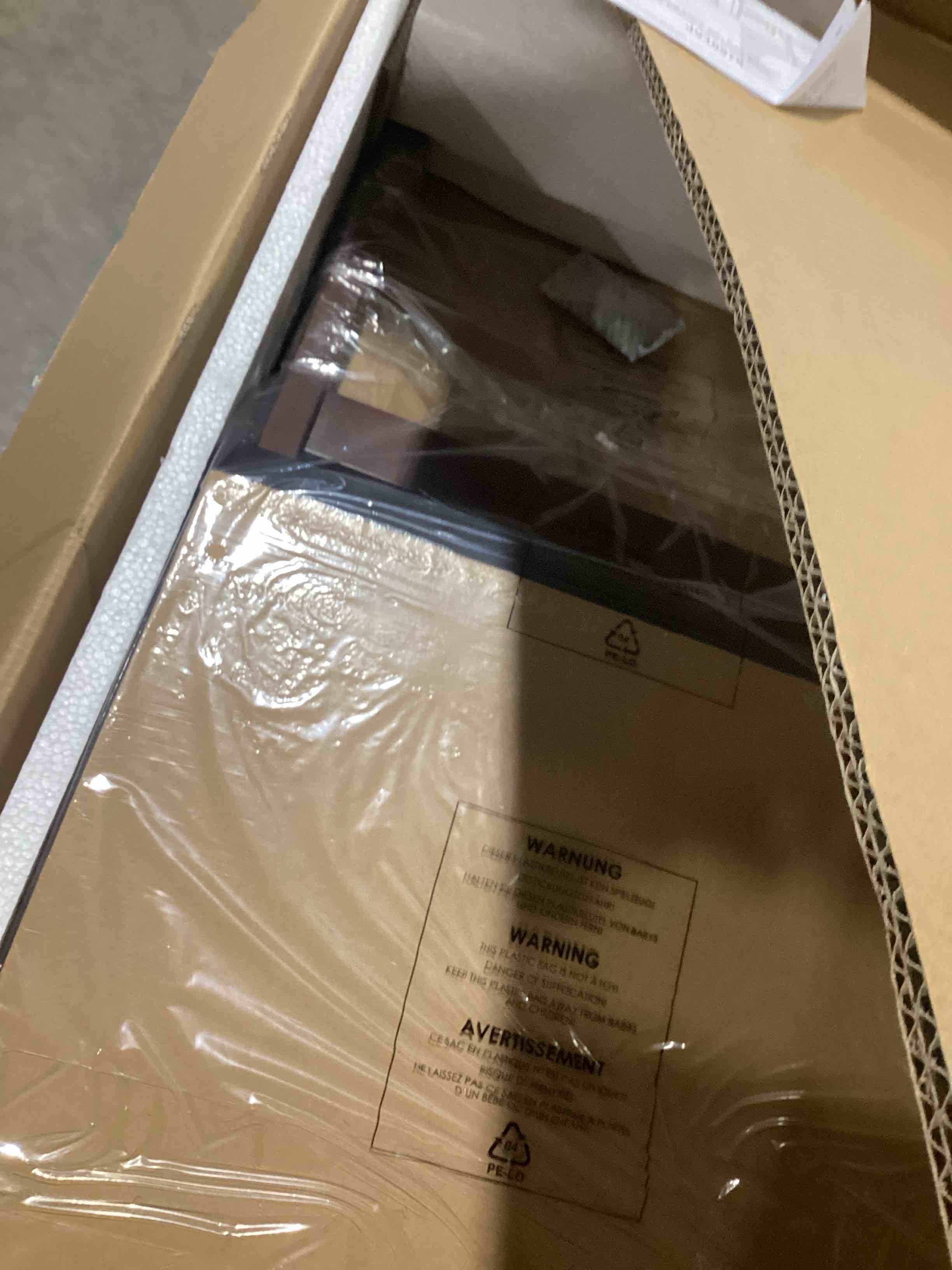 https://s3.amazonaws.com/lotting-images-prod/bidfta/BRN0445218_1737384192117.jpeg