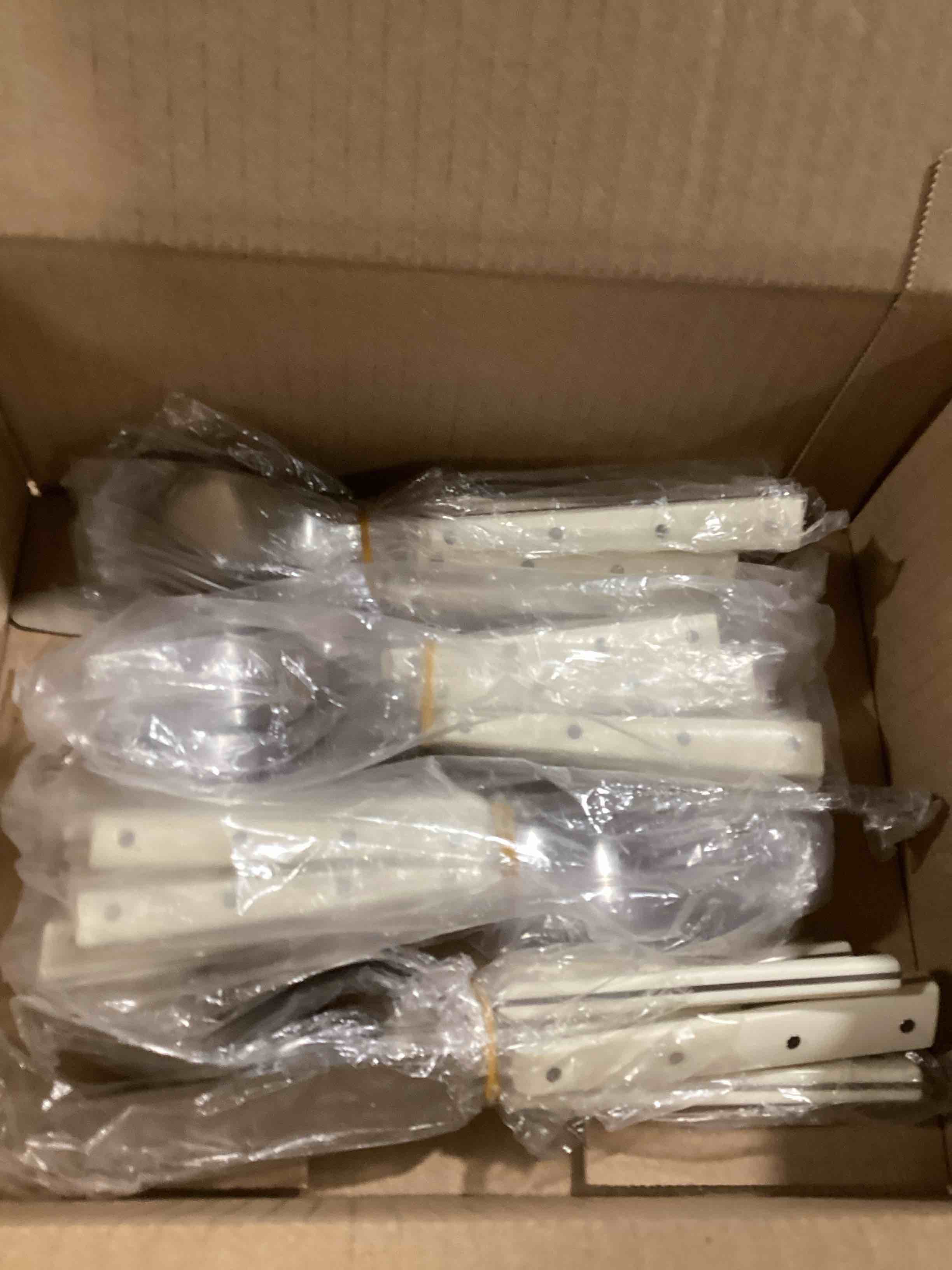 https://s3.amazonaws.com/lotting-images-prod/bidfta/BRN0448803_1737575529167.jpeg