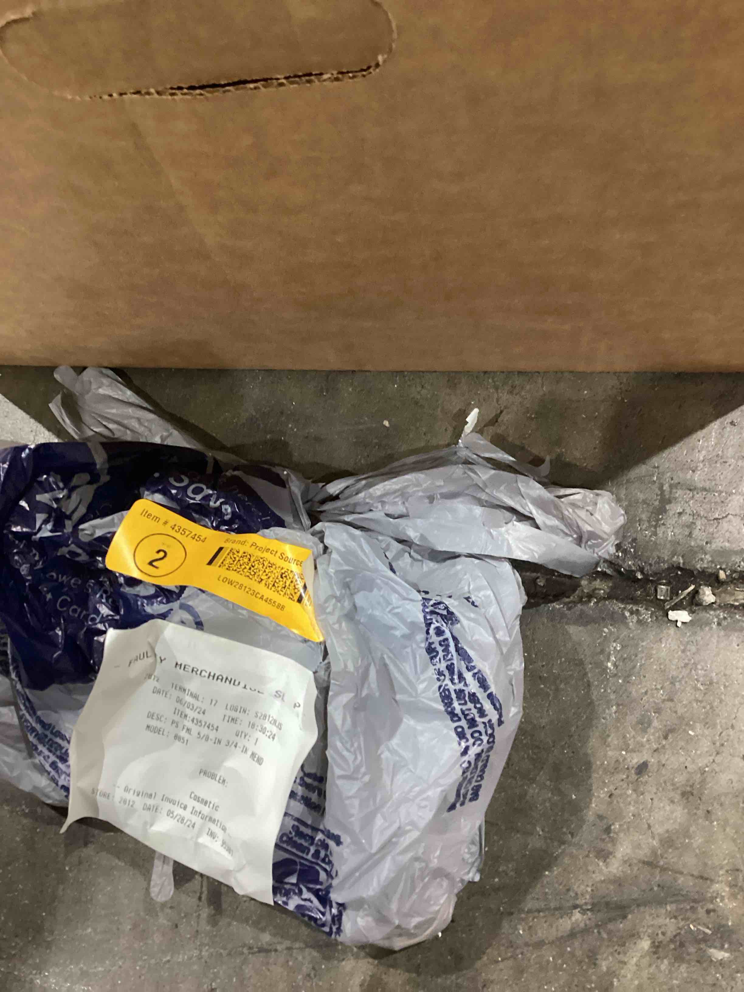 https://s3.amazonaws.com/lotting-images-prod/bidfta/BRN0490408_1733935782818.jpeg