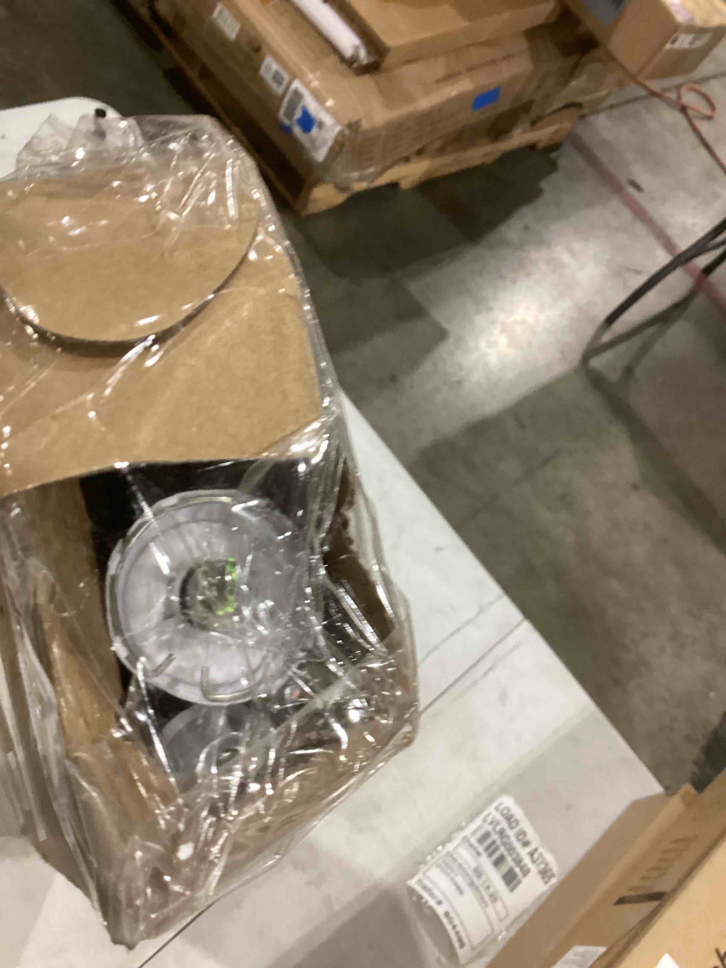https://s3.amazonaws.com/lotting-images-prod/bidfta/BRN0494738_1742301917299.jpeg