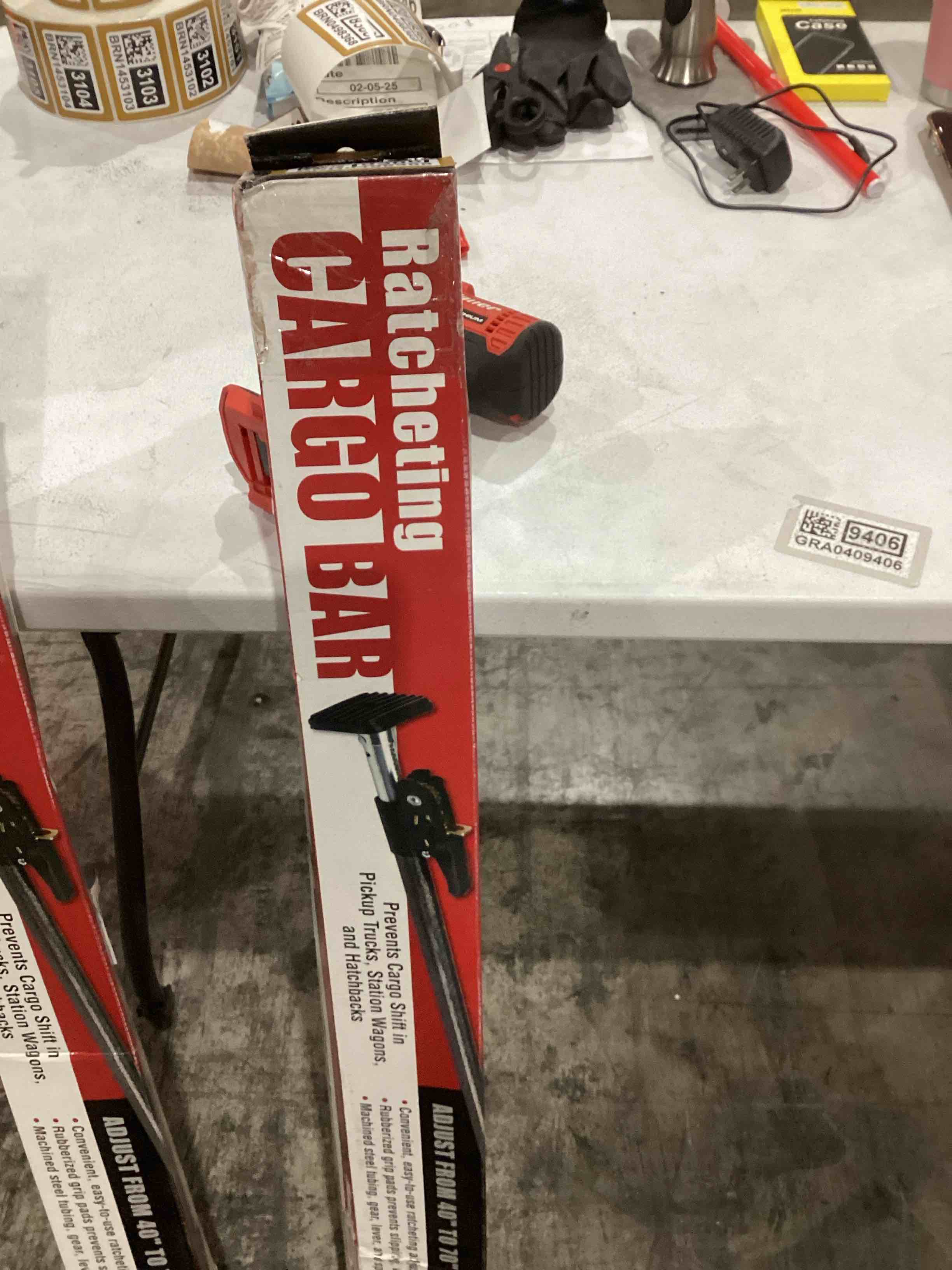 ratcheting cargo bar