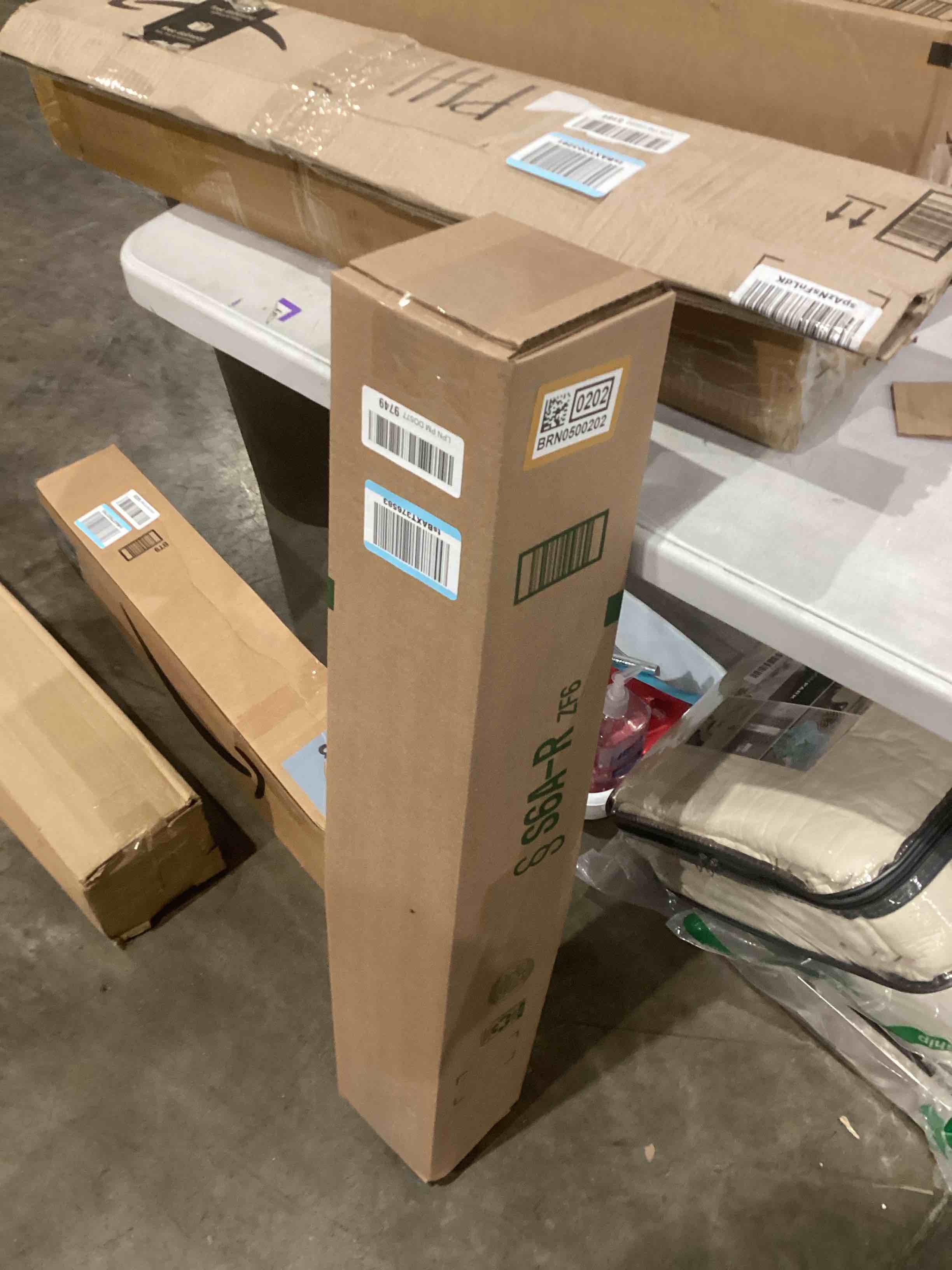 https://s3.amazonaws.com/lotting-images-prod/bidfta/BRN0500202_1744916939974.jpeg
