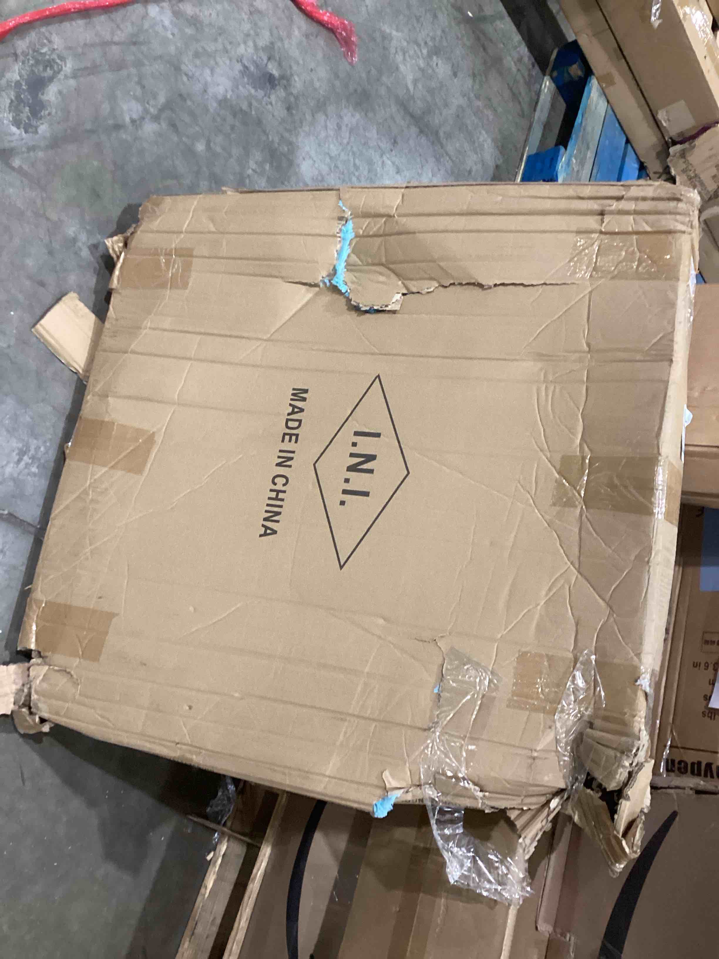 https://s3.amazonaws.com/lotting-images-prod/bidfta/BRN0500288_1744894153903.jpeg
