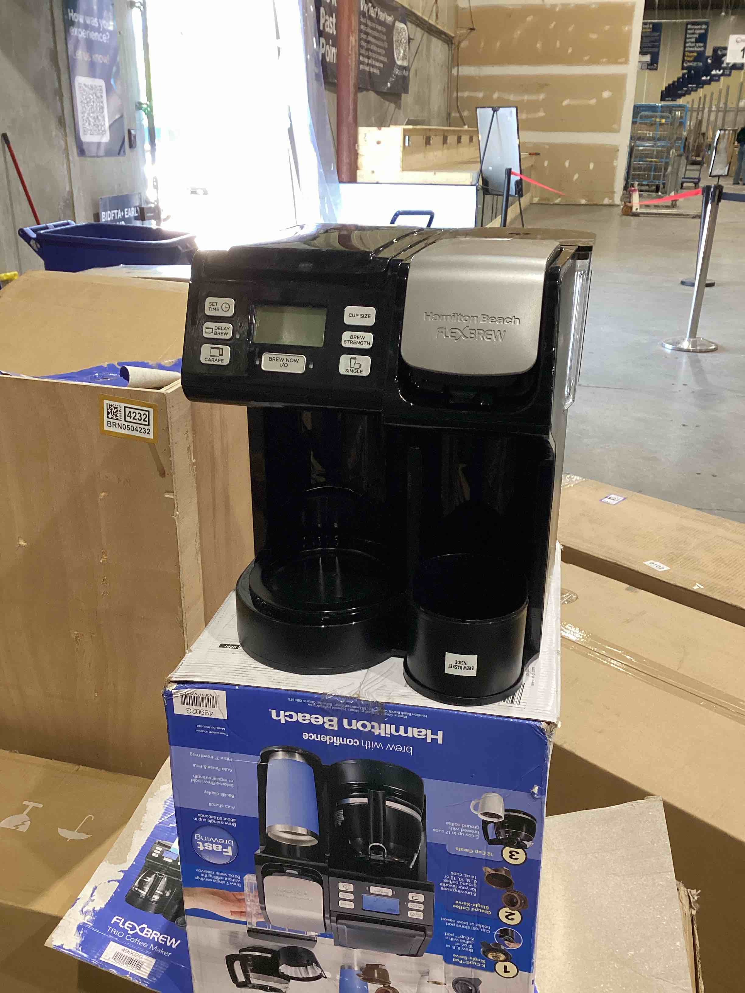 Hamilton Beach FlexBrew Trio 2-Way Coffee Maker, Compatible with K-Cup Pods or Grounds, Combo, Single Serve & Full 12c Pot, Black - Fast Brewing (49902)