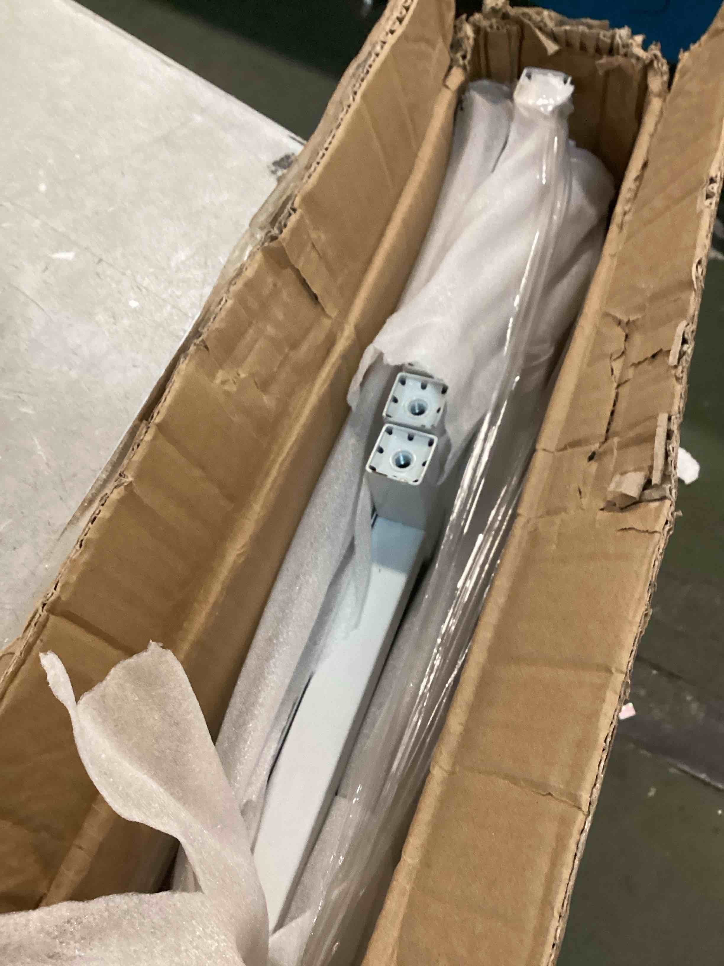 https://s3.amazonaws.com/lotting-images-prod/bidfta/BRN0508044_1733203956109.jpeg