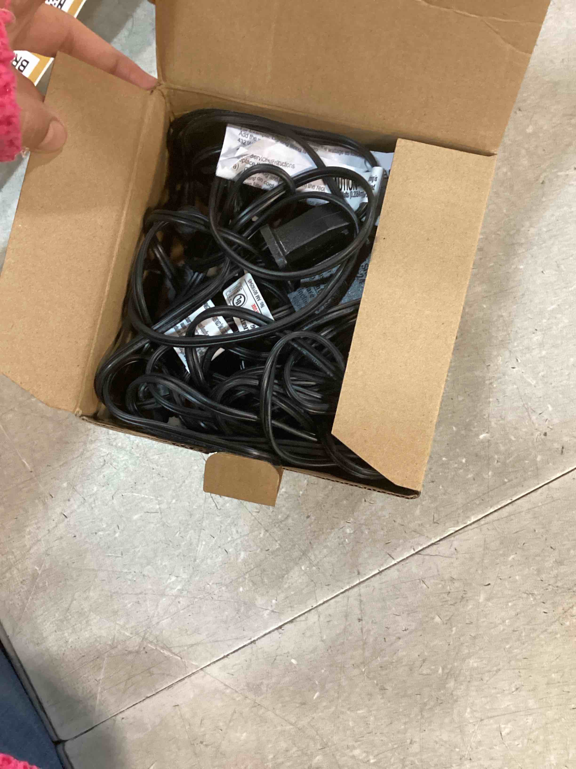 https://s3.amazonaws.com/lotting-images-prod/bidfta/BRN0509002_1732249945374.jpeg