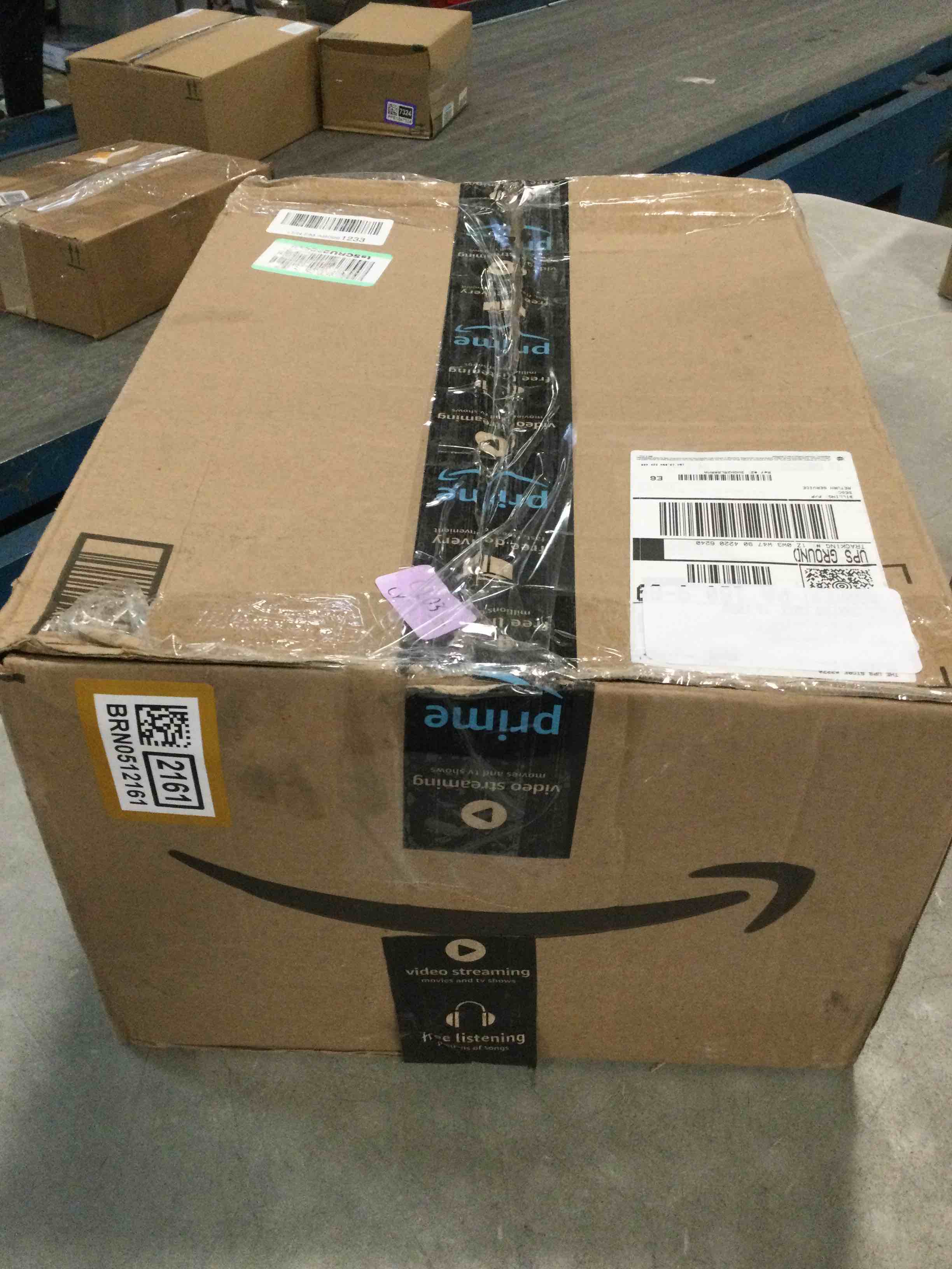 https://s3.amazonaws.com/lotting-images-prod/bidfta/BRN0512161_1733234564342.jpeg