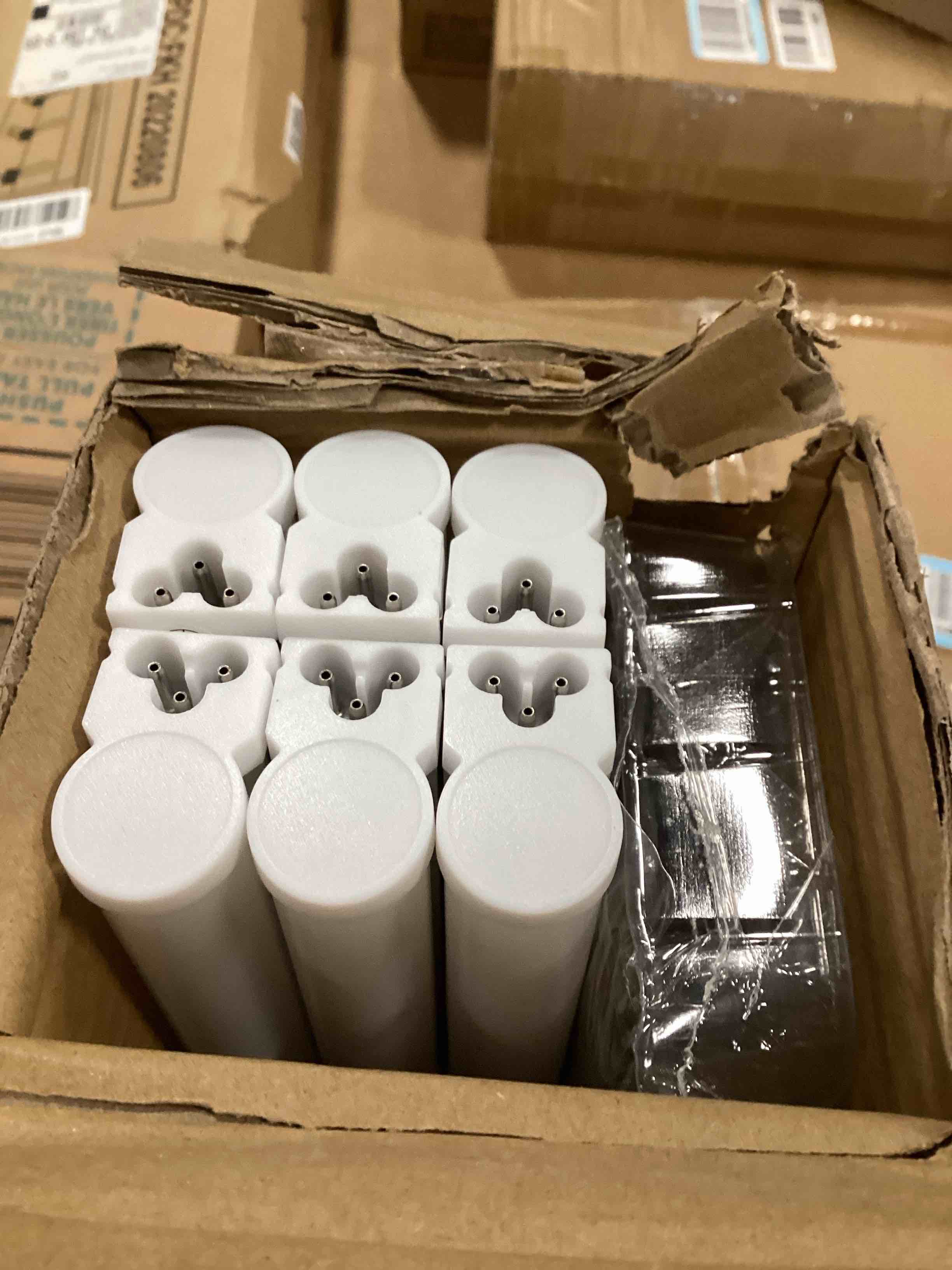 https://s3.amazonaws.com/lotting-images-prod/bidfta/BRN0514263_1733145753062.jpeg