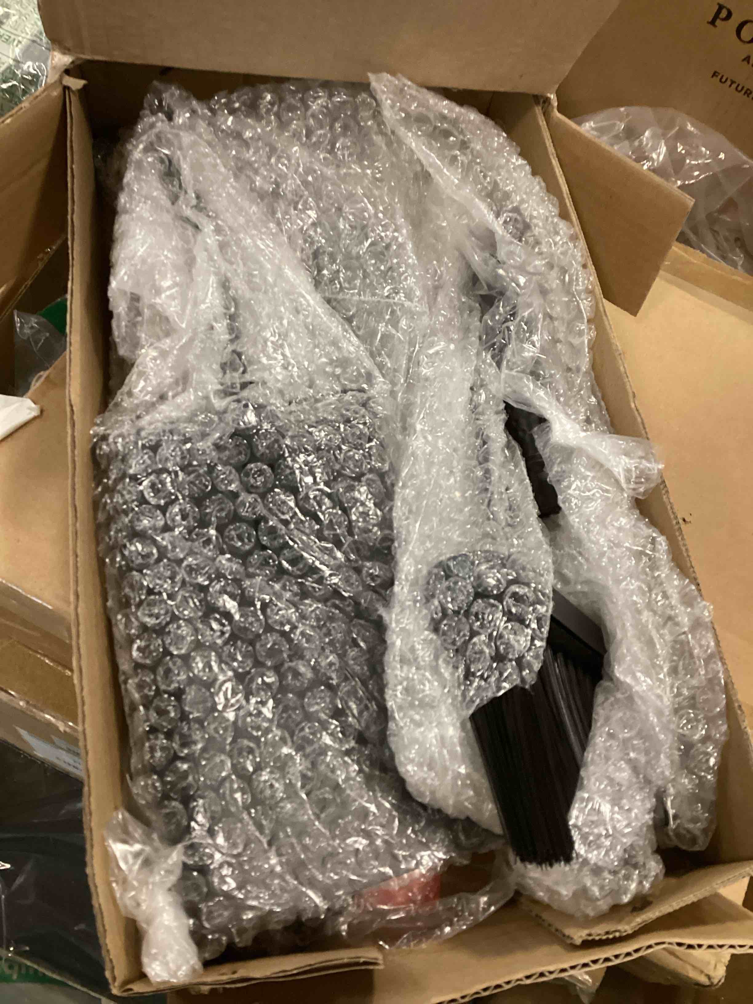 https://s3.amazonaws.com/lotting-images-prod/bidfta/BRN0514384_1732899058337.jpeg