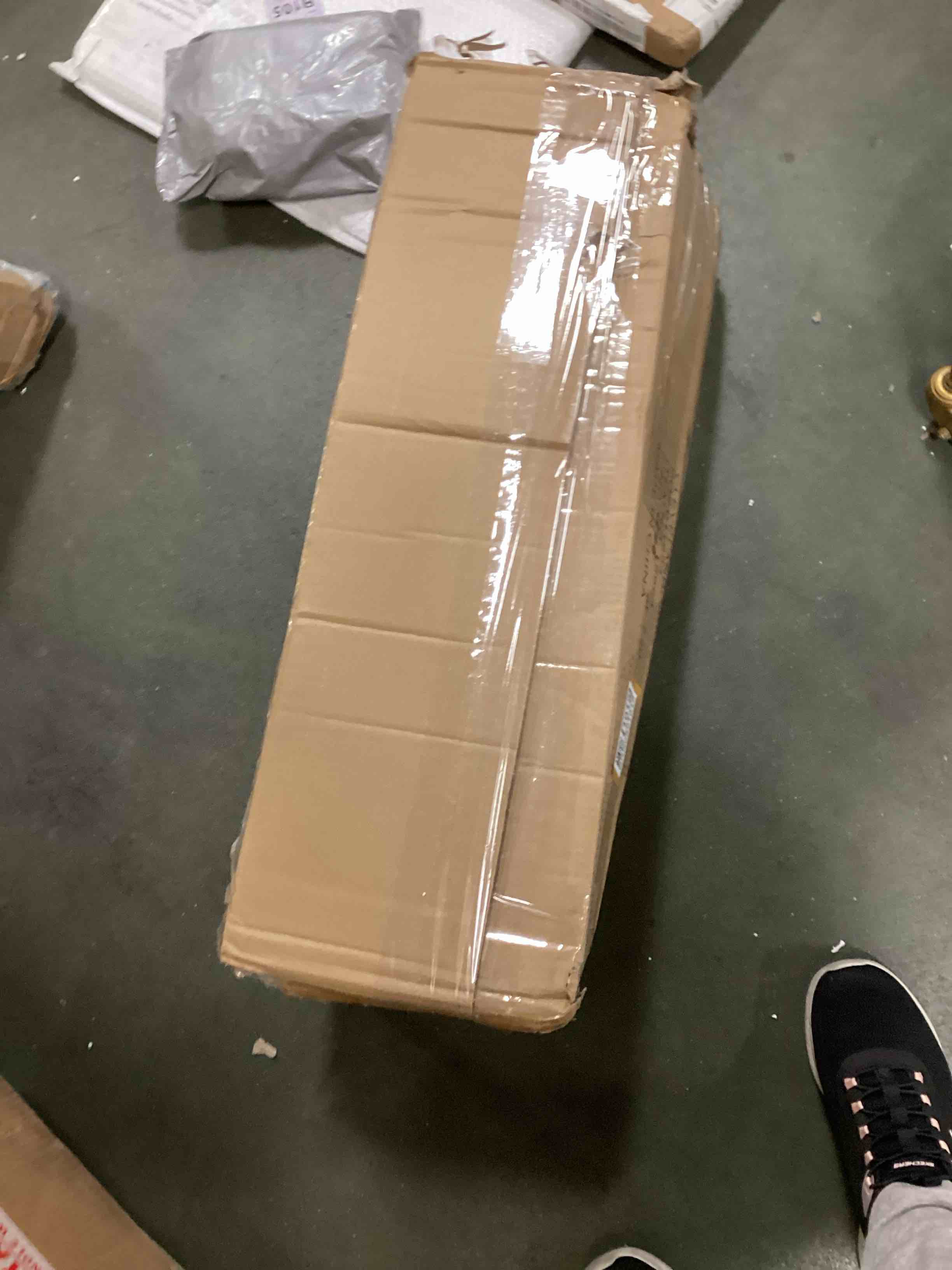 https://s3.amazonaws.com/lotting-images-prod/bidfta/BRN0521018_1733231948582.jpeg