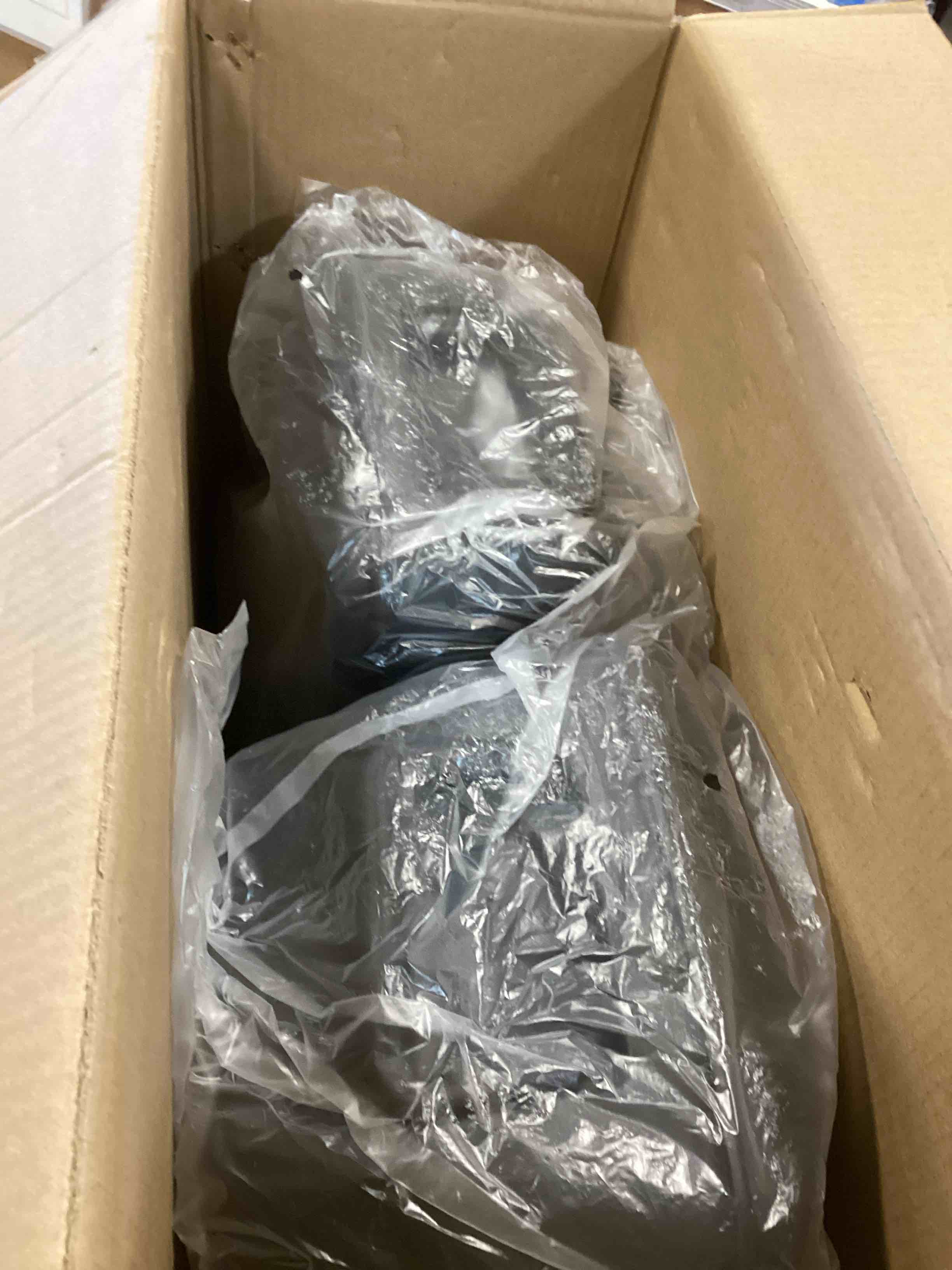 https://s3.amazonaws.com/lotting-images-prod/bidfta/BRN0524002_1732632467382.jpeg
