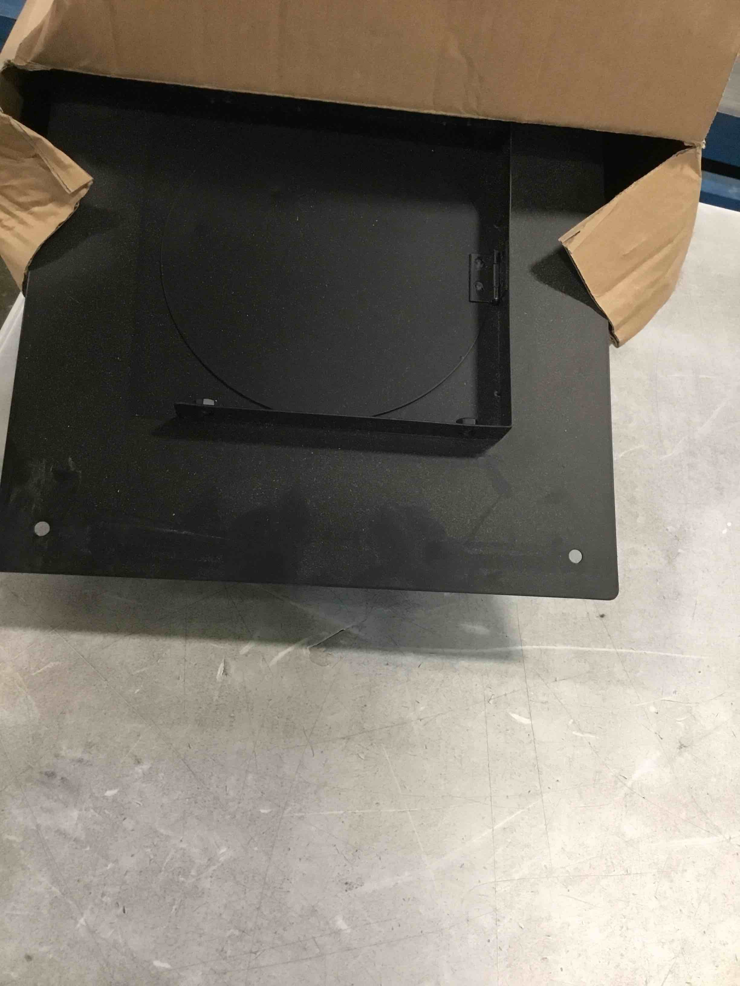 https://s3.amazonaws.com/lotting-images-prod/bidfta/BRN0526704_1732897747986.jpeg