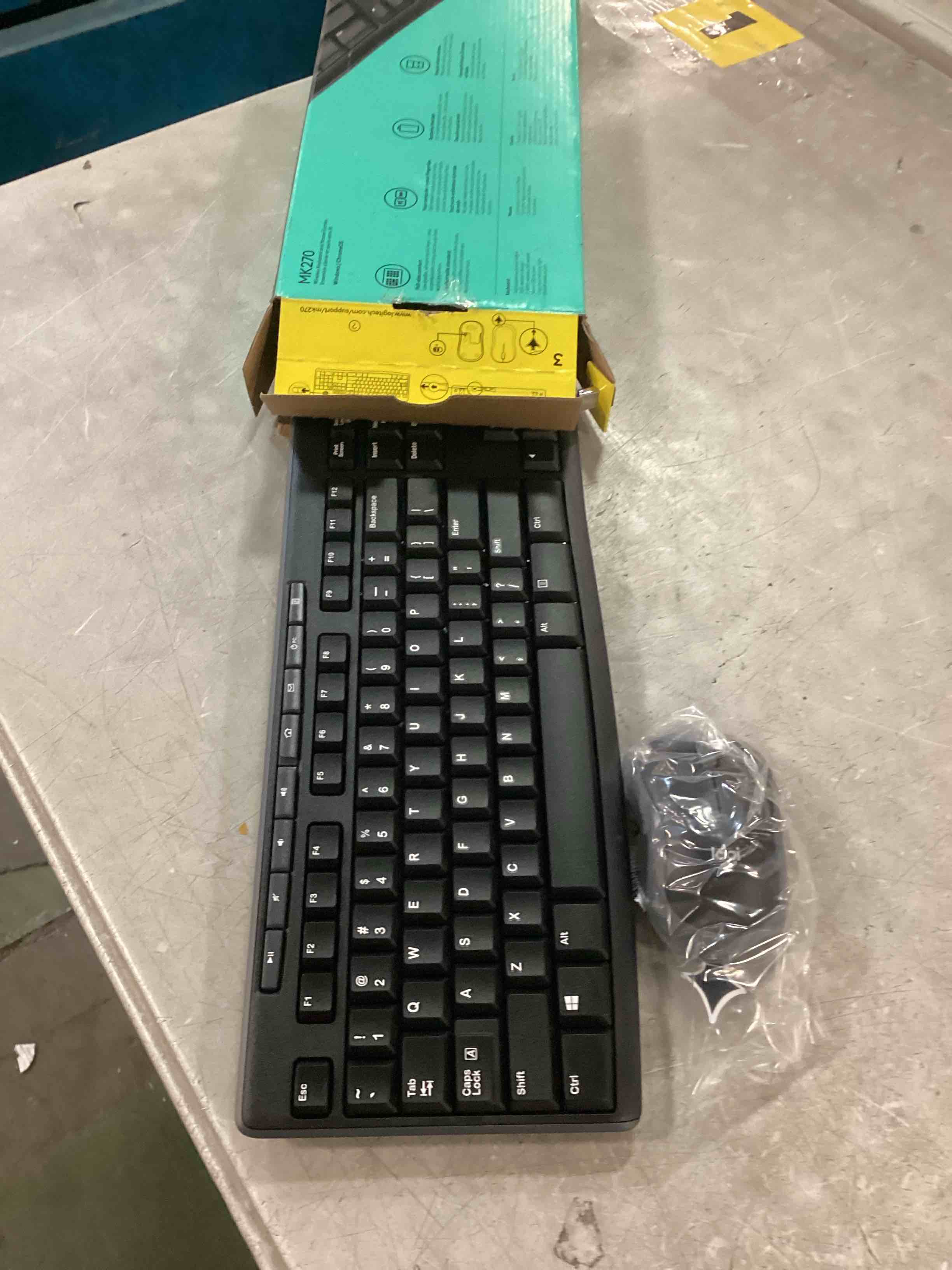 https://s3.amazonaws.com/lotting-images-prod/bidfta/BRN0527908_1732027602646.jpeg