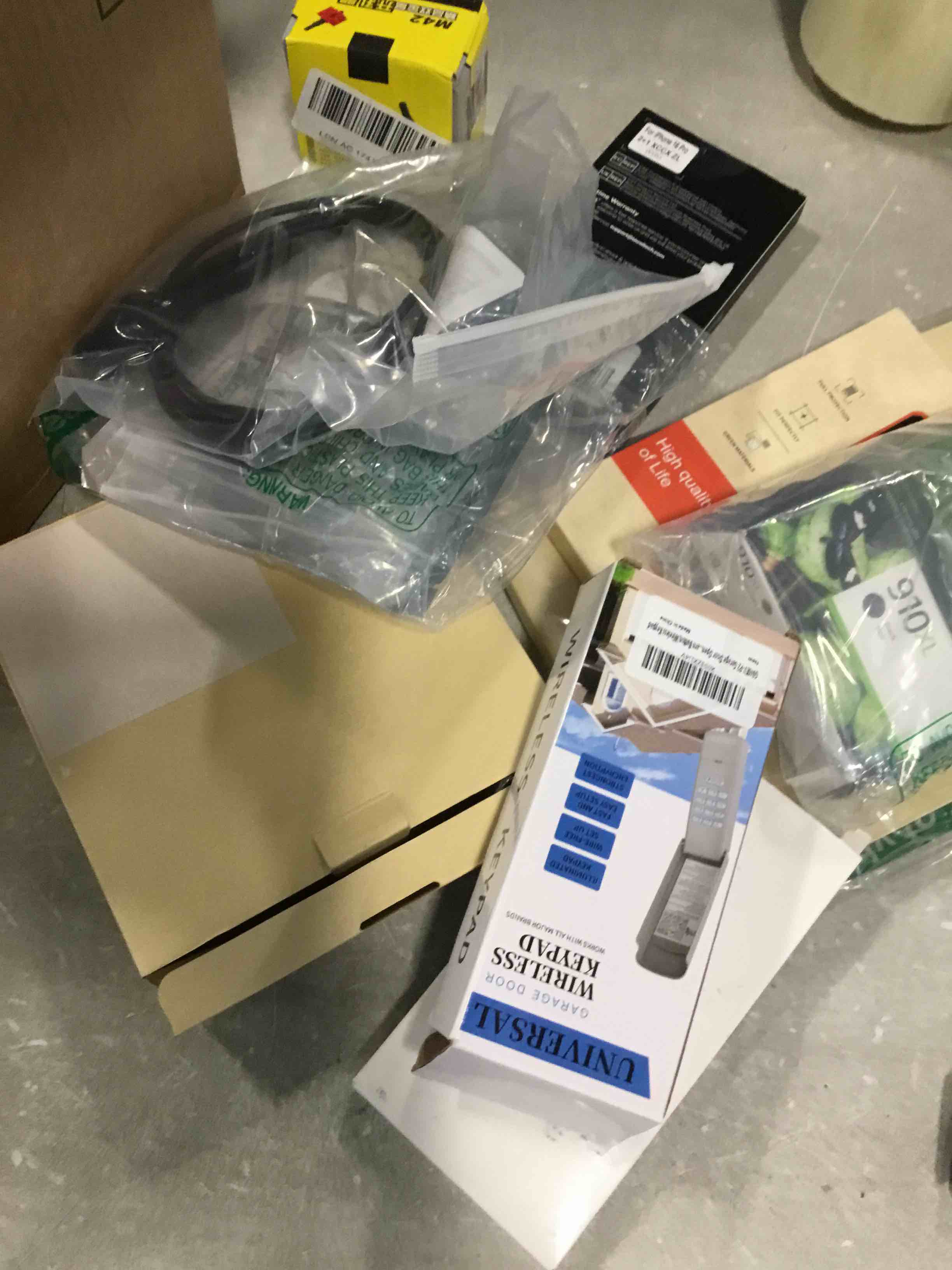 Assorted Lot of Electronics (Headphones, Small Gadgets, Headsets, etc.) 