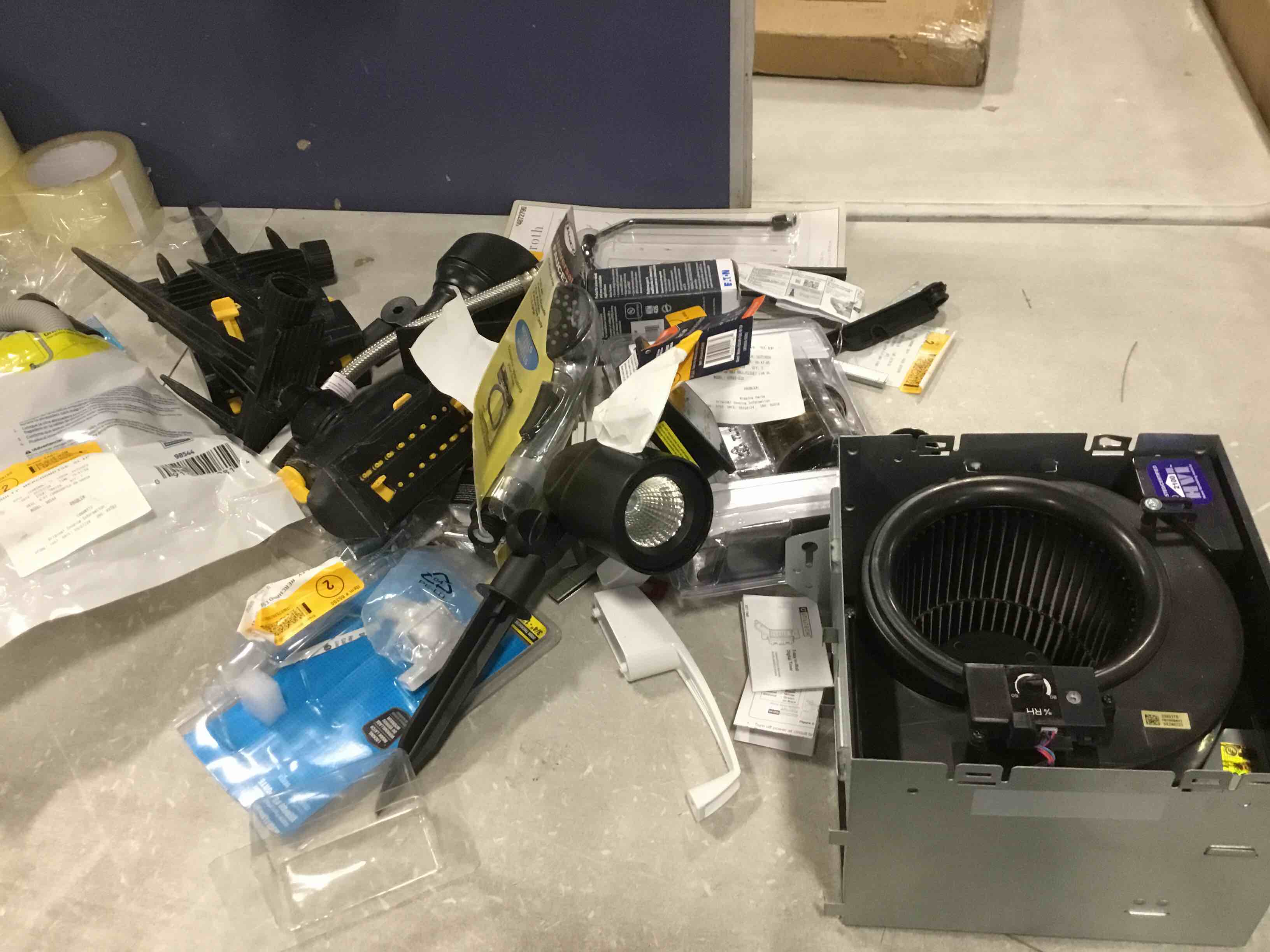 Assorted of  Products for the Maintenance or Decoration of the Home (it can include a variety of sizes and models)