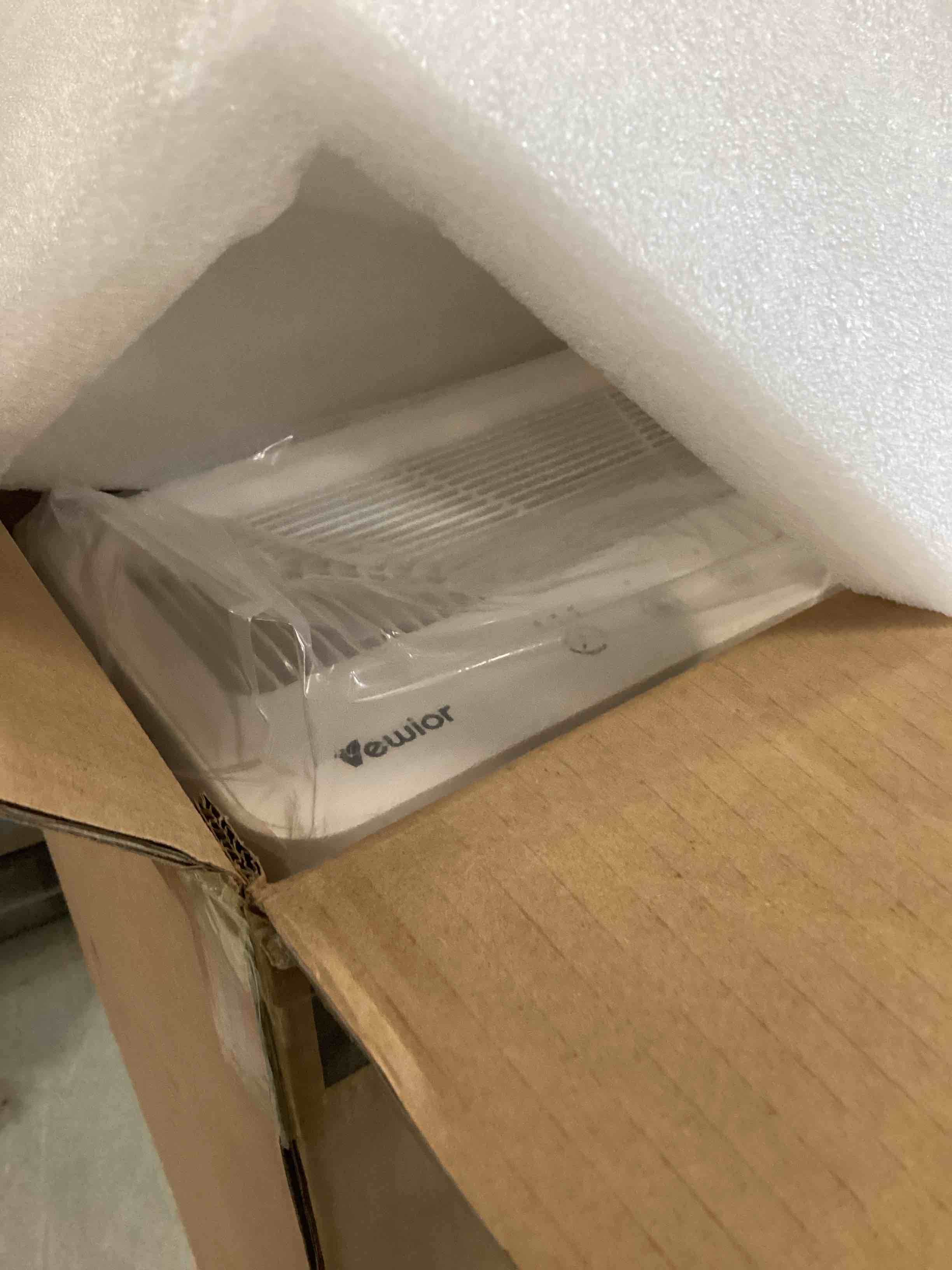 https://s3.amazonaws.com/lotting-images-prod/bidfta/BRN0547732_1737987380059.jpeg
