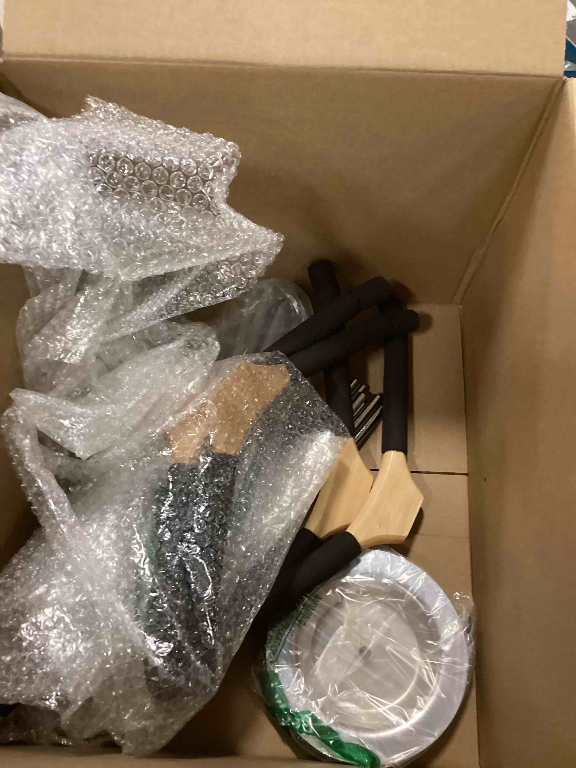 https://s3.amazonaws.com/lotting-images-prod/bidfta/BRN0557713_1730163032986.jpeg