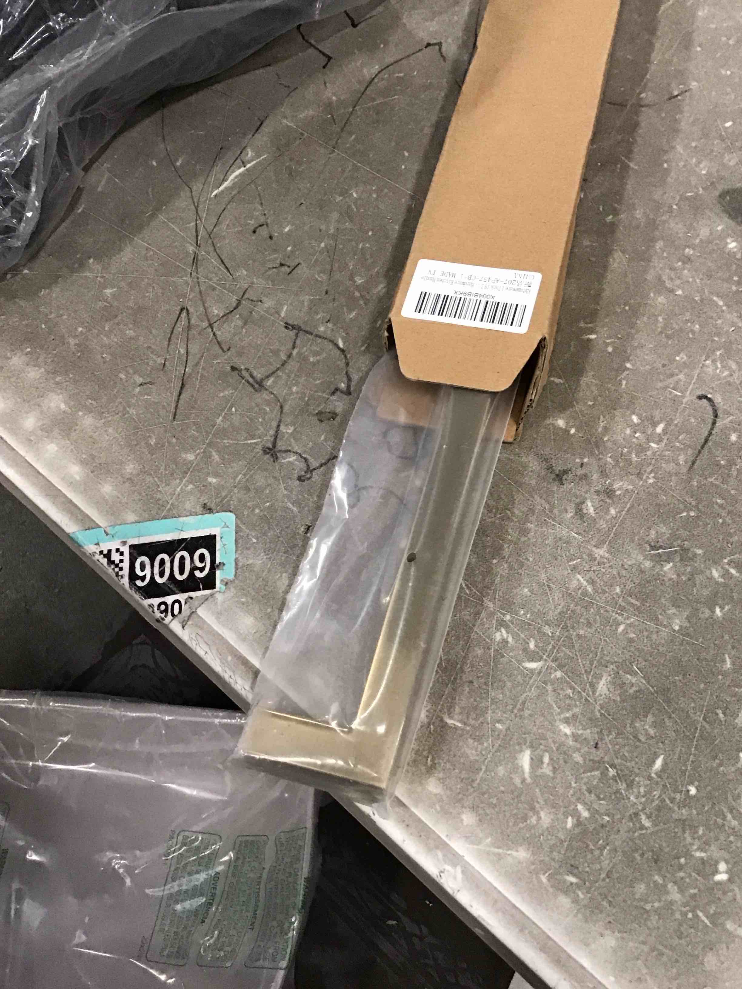 https://s3.amazonaws.com/lotting-images-prod/bidfta/BRN0558512_1732026215598.jpeg