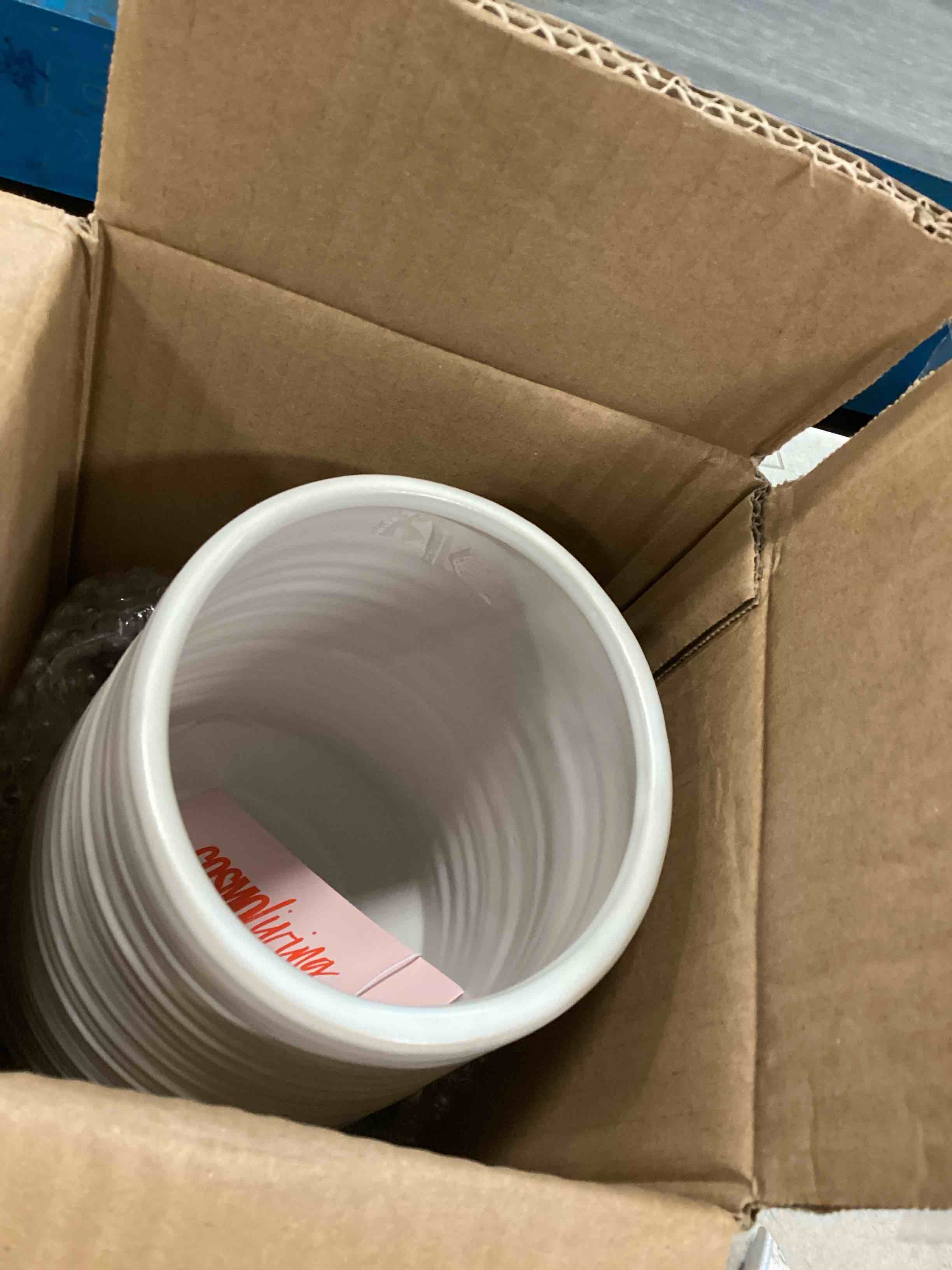 https://s3.amazonaws.com/lotting-images-prod/bidfta/BRN0560241_1730853814009.jpeg