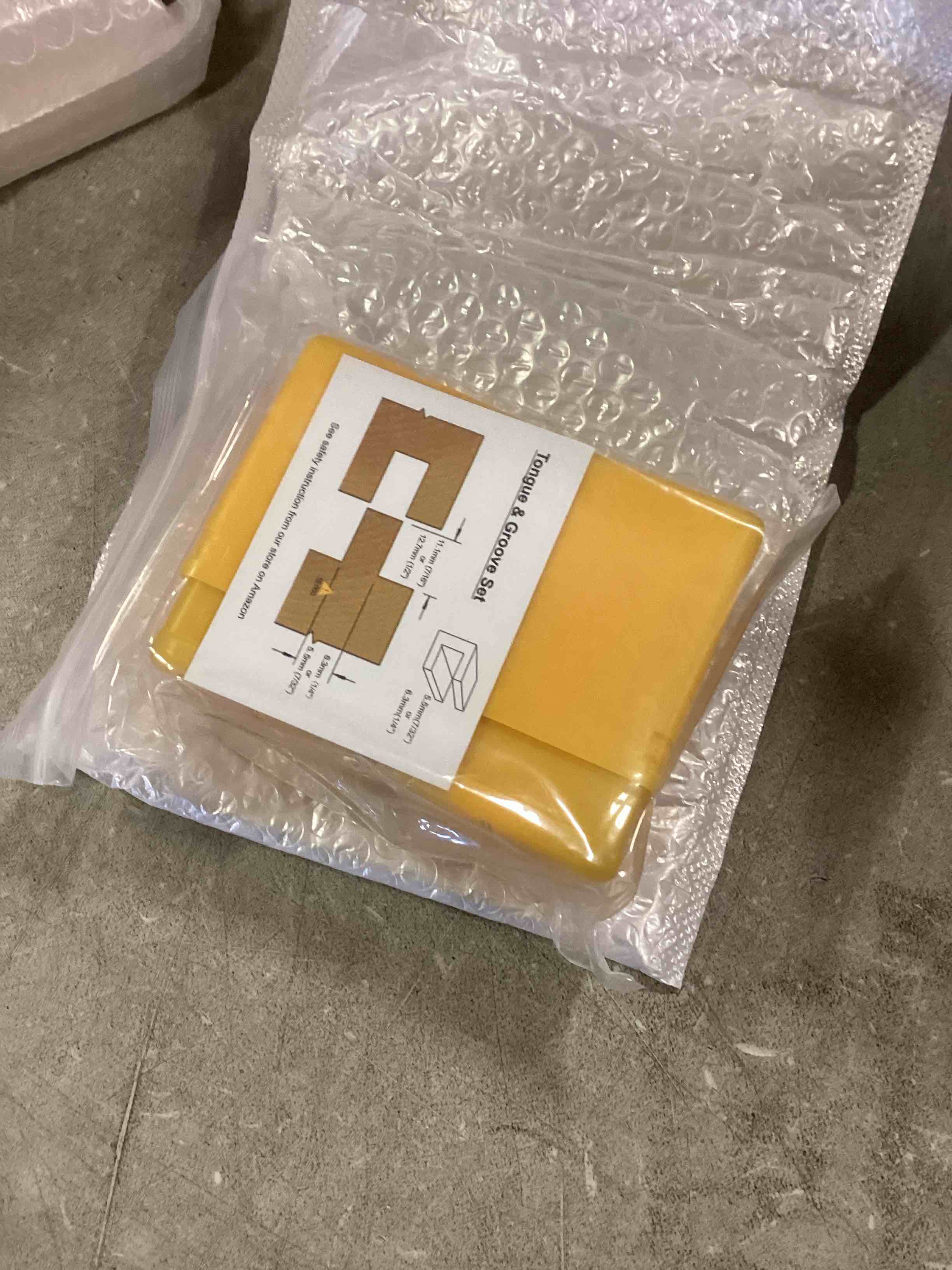 https://s3.amazonaws.com/lotting-images-prod/bidfta/BRN0564005_1730475123080.jpeg