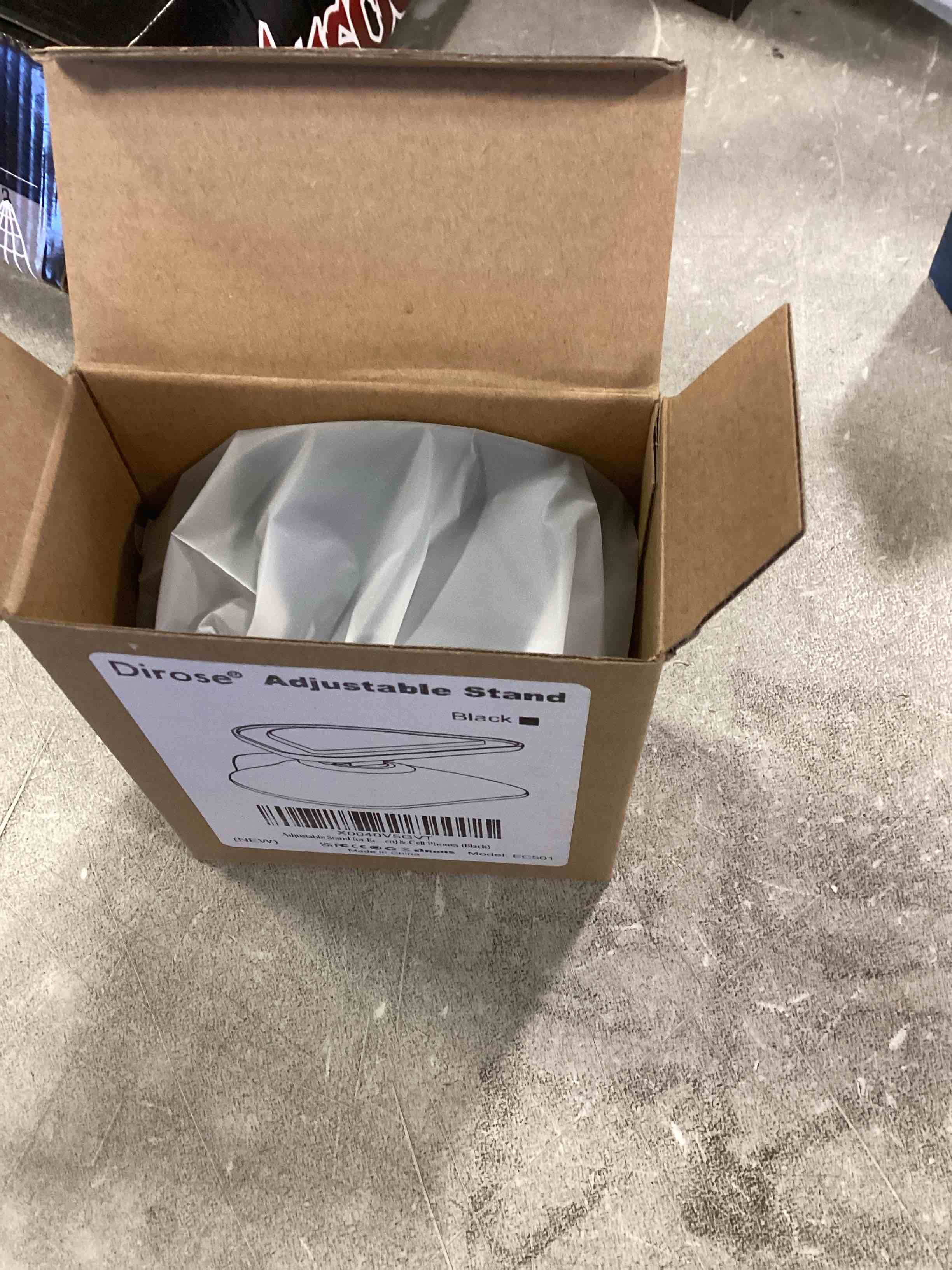 https://s3.amazonaws.com/lotting-images-prod/bidfta/BRN0567977_1730481621027.jpeg