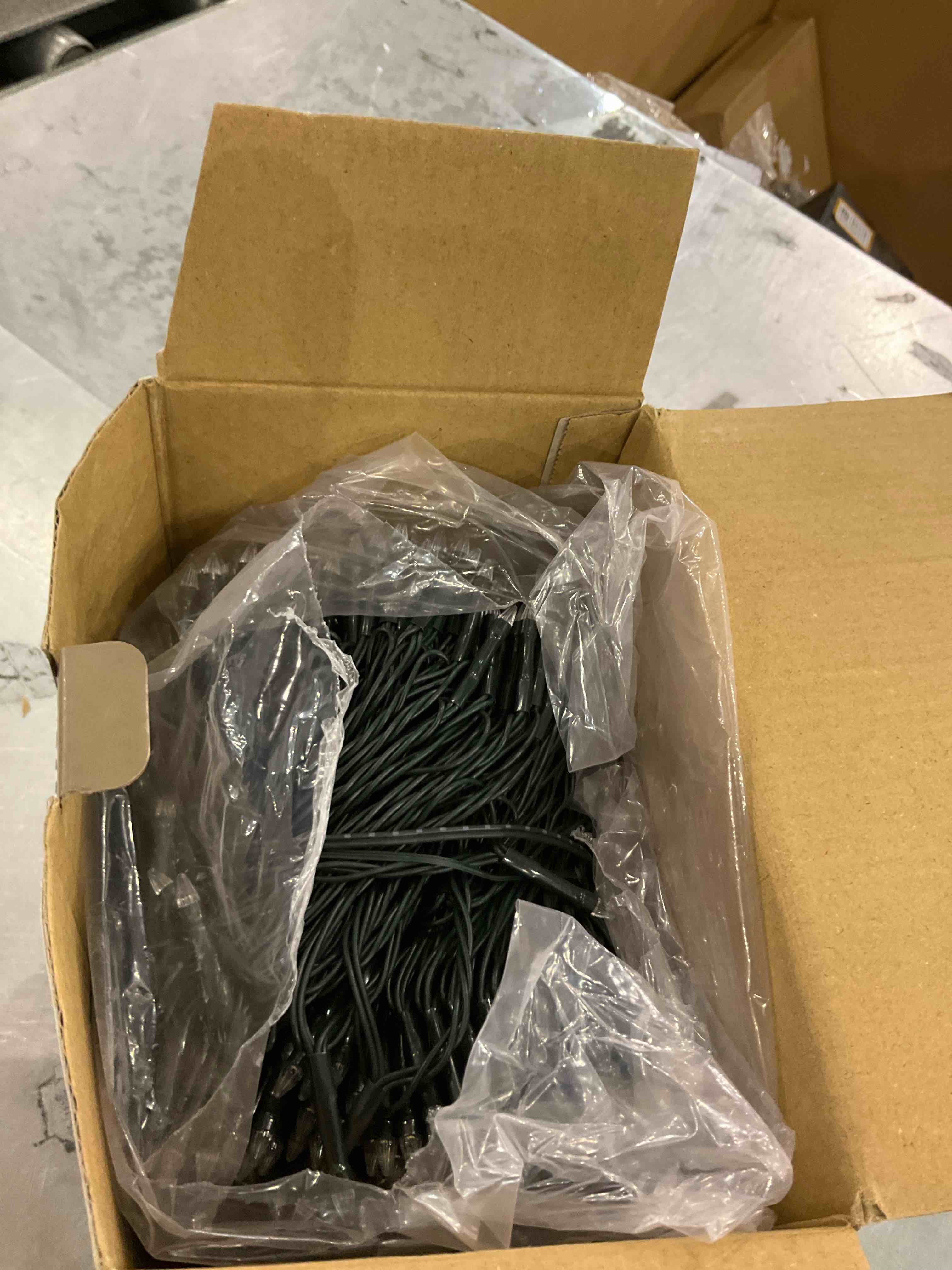 https://s3.amazonaws.com/lotting-images-prod/bidfta/BRN0568432_1737381473280.jpeg