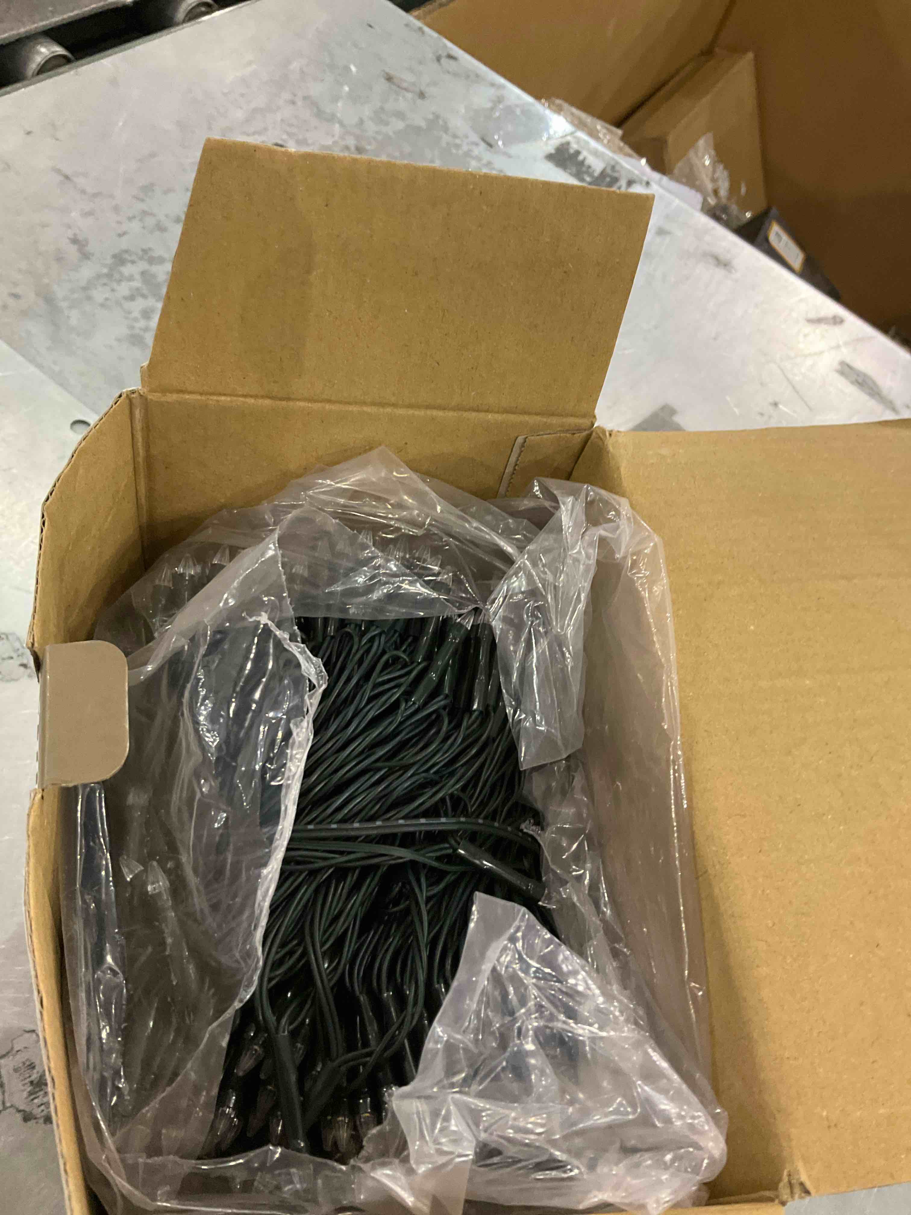 https://s3.amazonaws.com/lotting-images-prod/bidfta/BRN0568432_1737381474548.jpeg