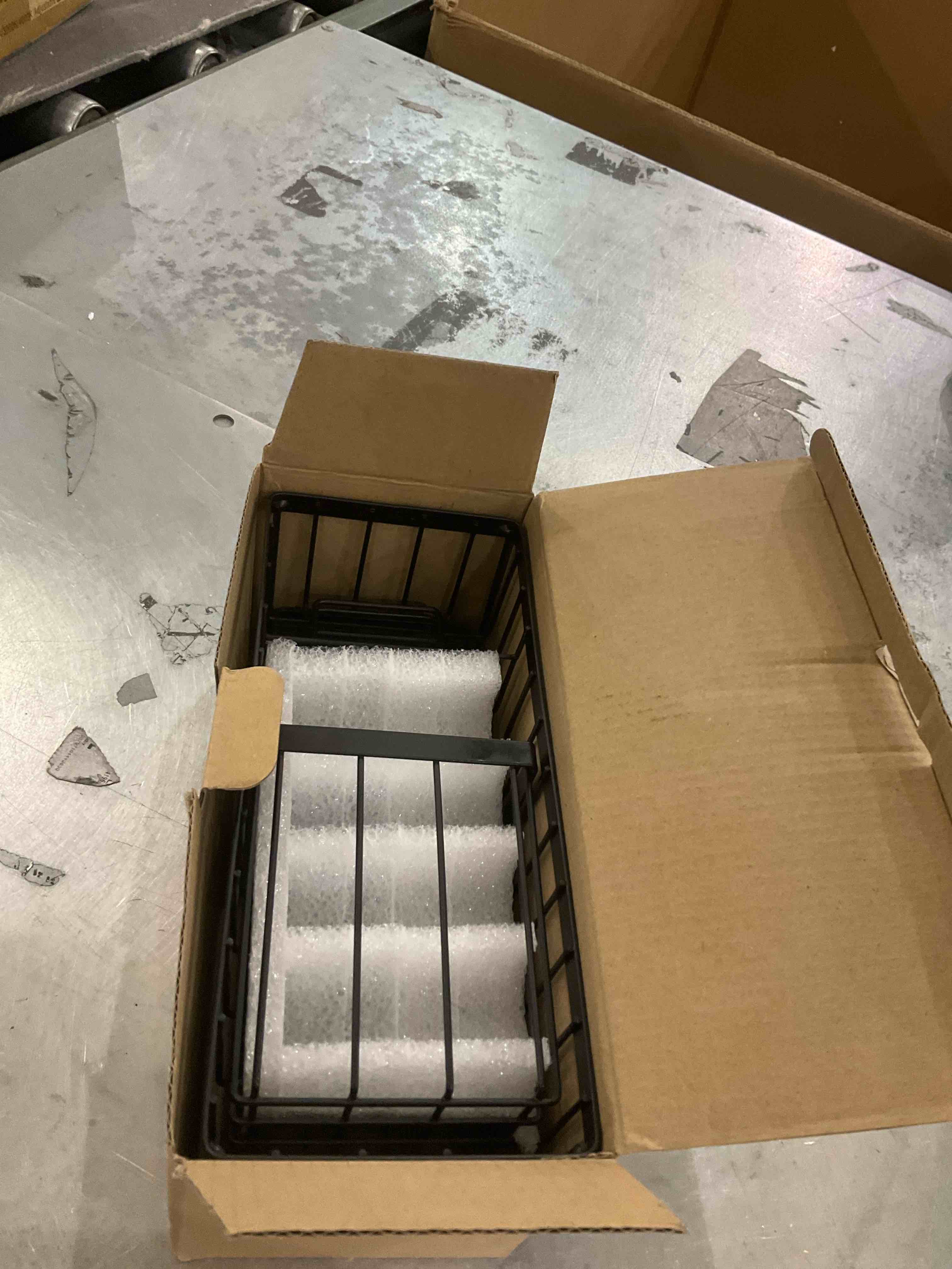 https://s3.amazonaws.com/lotting-images-prod/bidfta/BRN0569350_1736956501315.jpeg