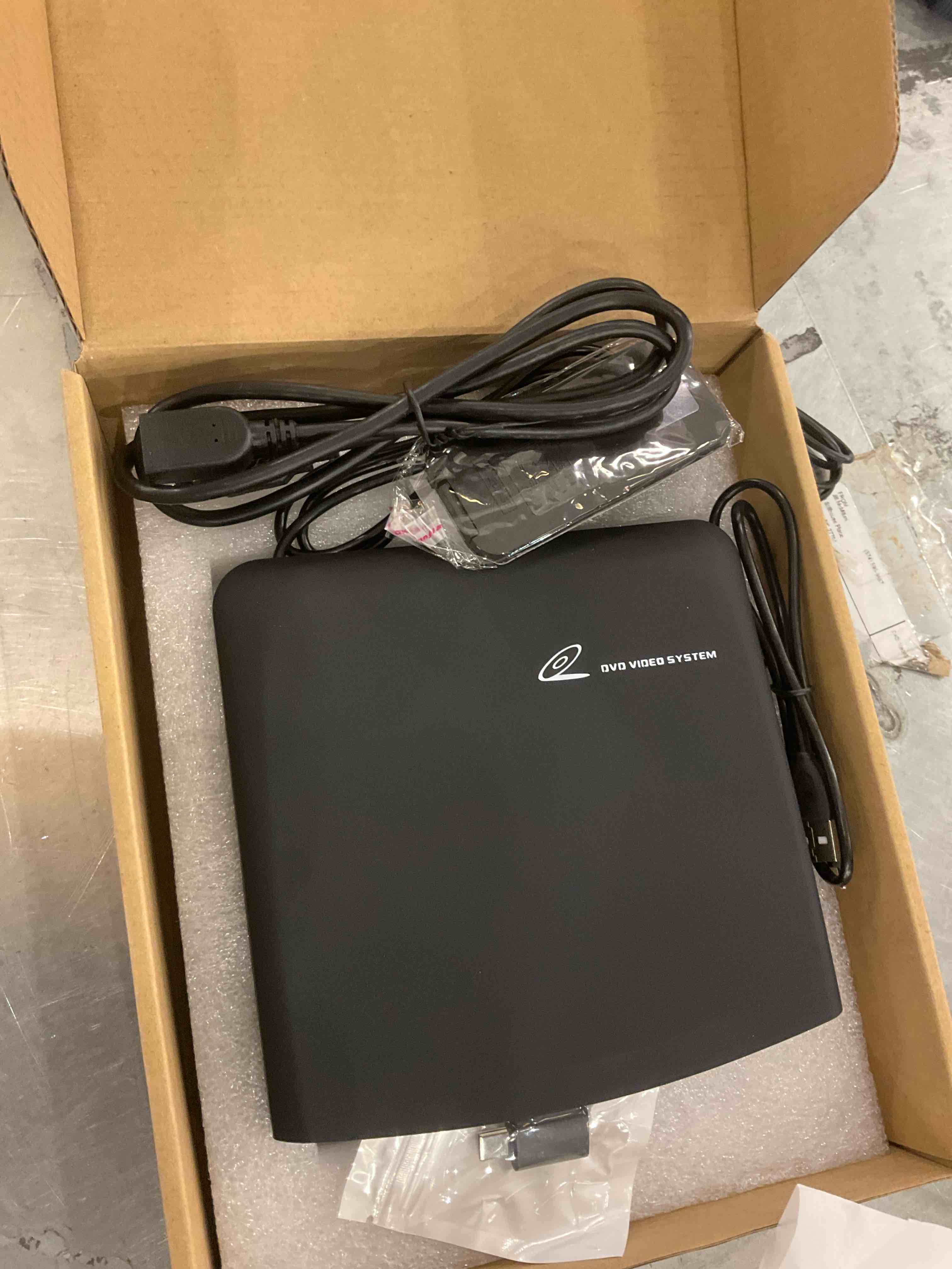 https://s3.amazonaws.com/lotting-images-prod/bidfta/BRN0569414_1736954431332.jpeg