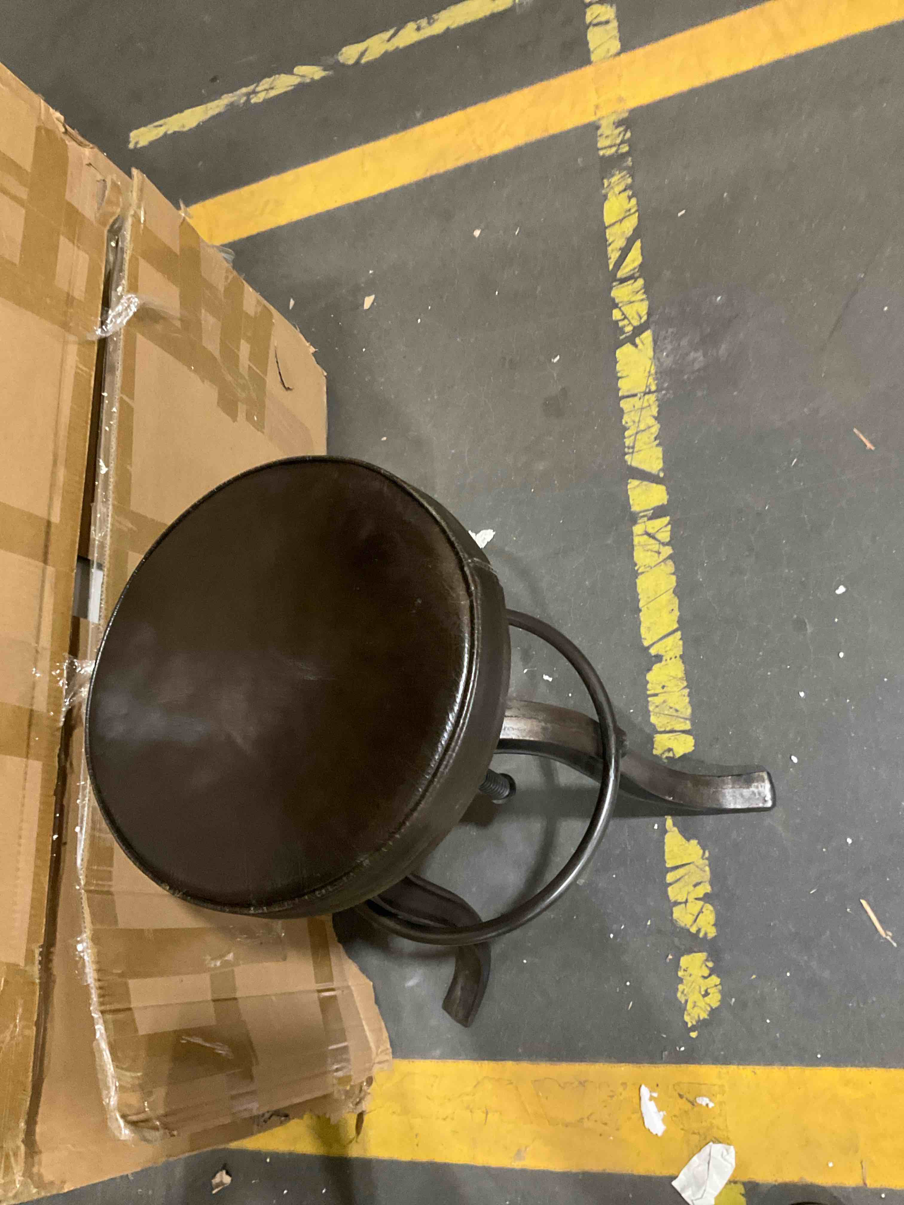 https://s3.amazonaws.com/lotting-images-prod/bidfta/BRN0569823_1735039676140.jpeg