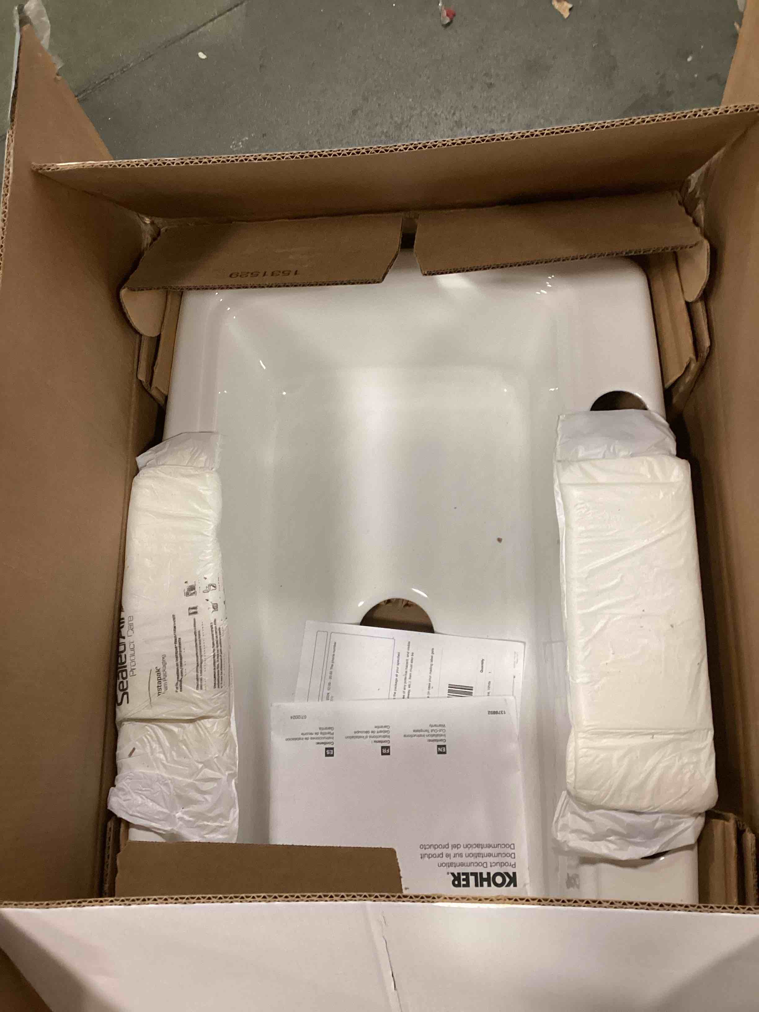 https://s3.amazonaws.com/lotting-images-prod/bidfta/BRN0571262_1736541060125.jpeg