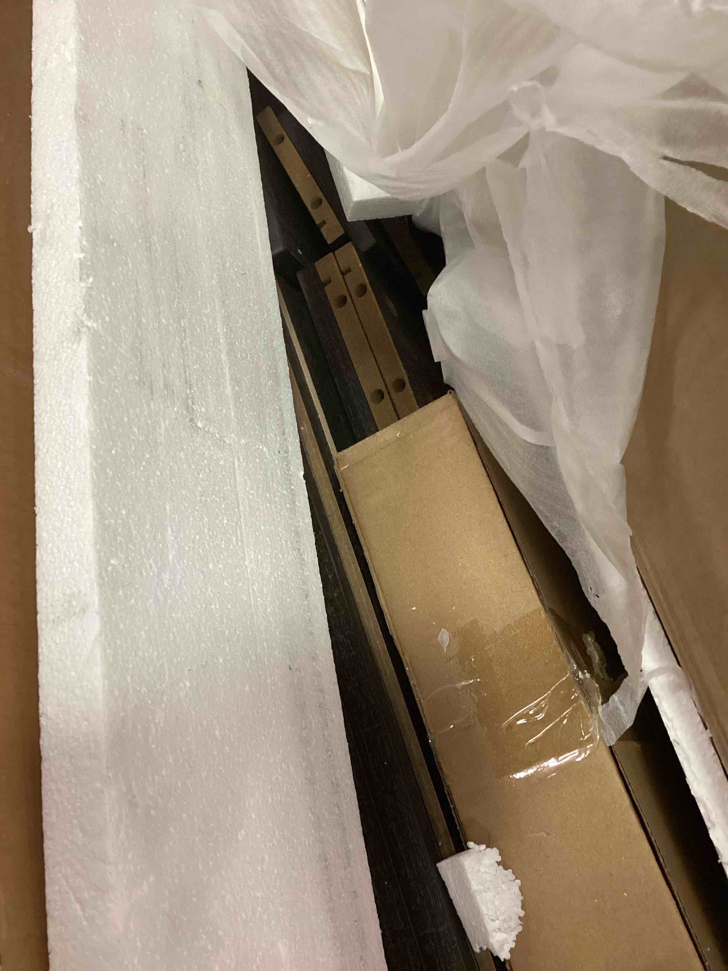 https://s3.amazonaws.com/lotting-images-prod/bidfta/BRN0573353_1733494189830.jpeg