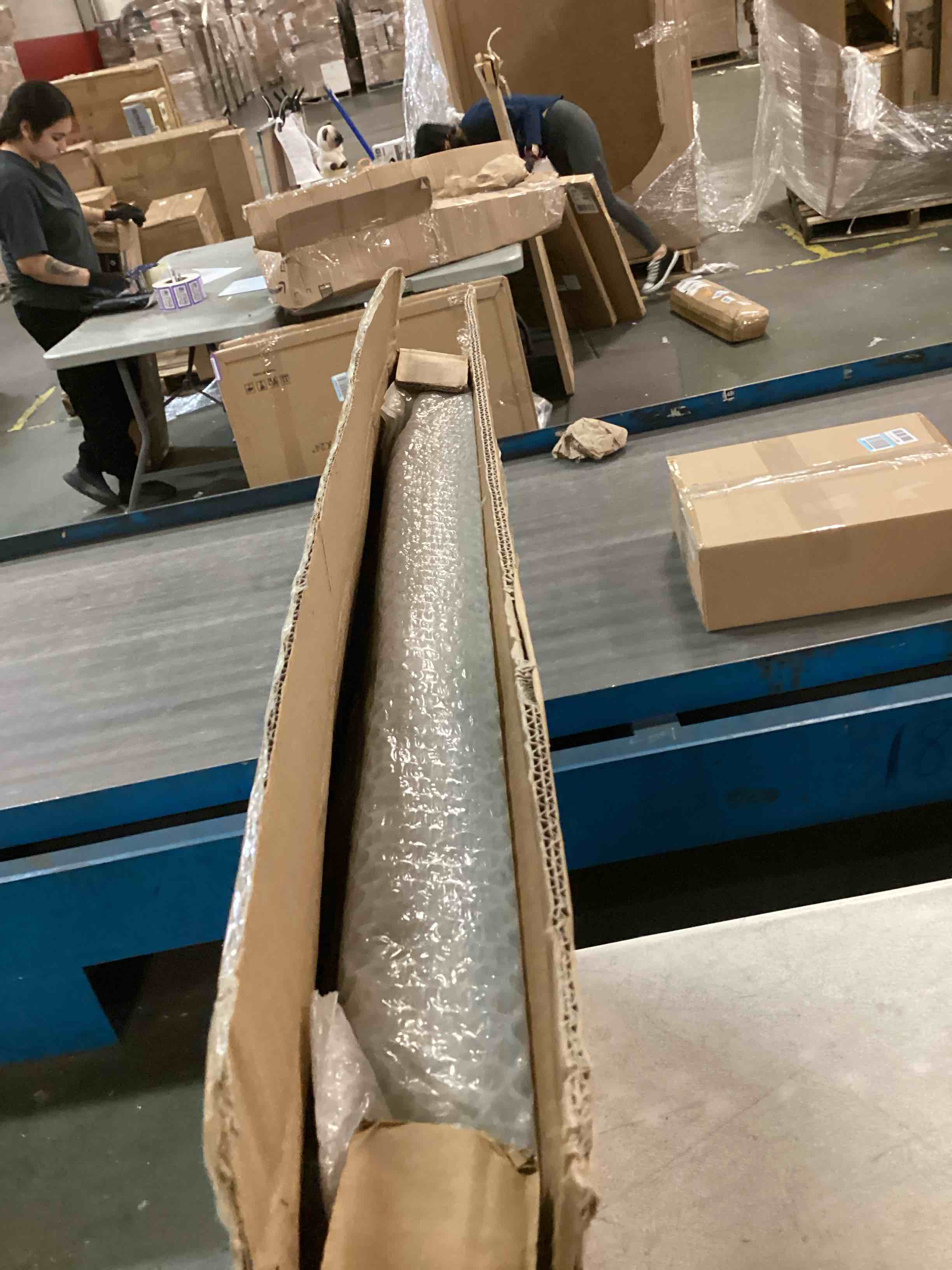 https://s3.amazonaws.com/lotting-images-prod/bidfta/BRN0579241_1730349760259.jpeg
