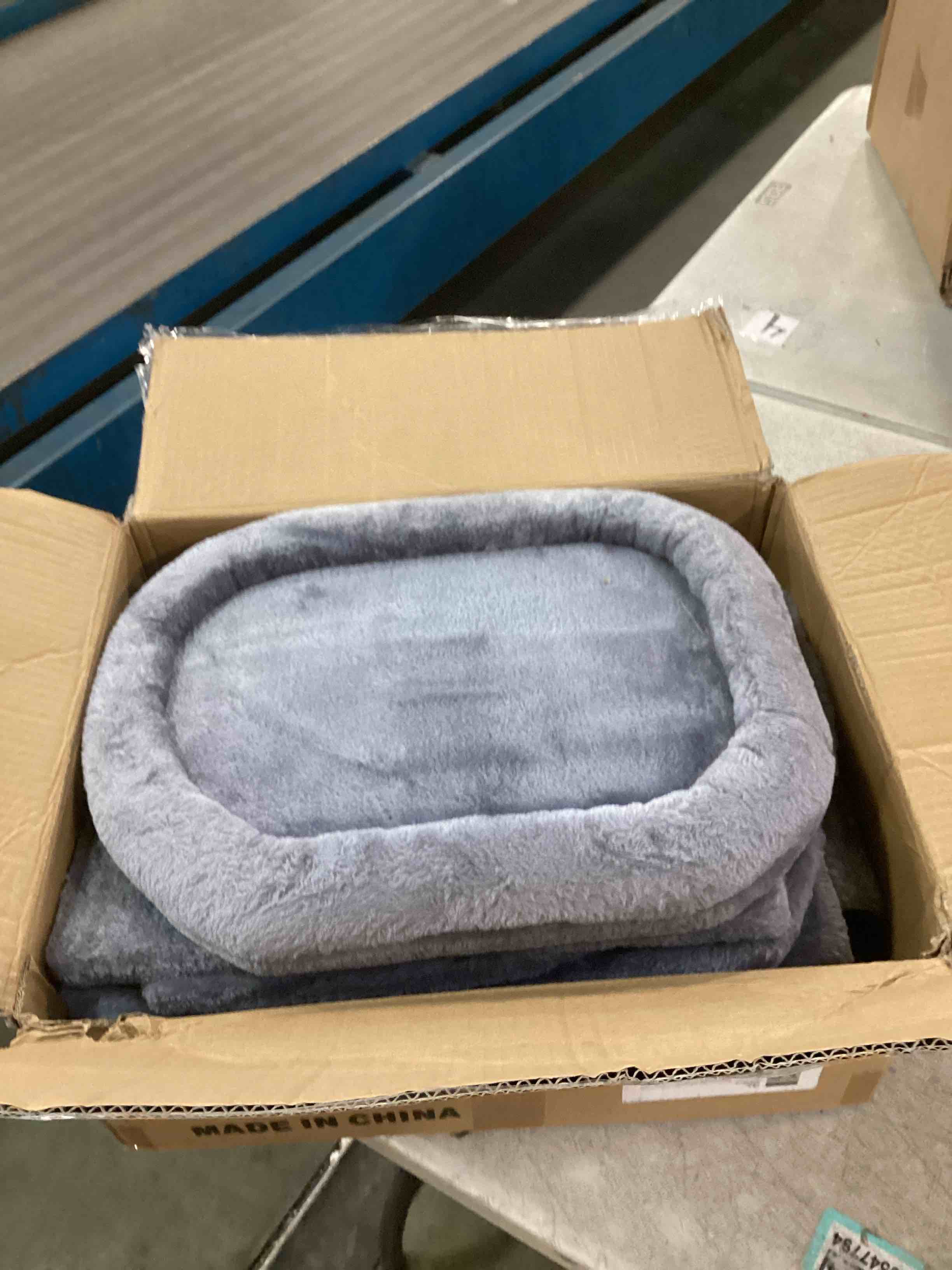 https://s3.amazonaws.com/lotting-images-prod/bidfta/BRN0579631_1730237152080.jpeg