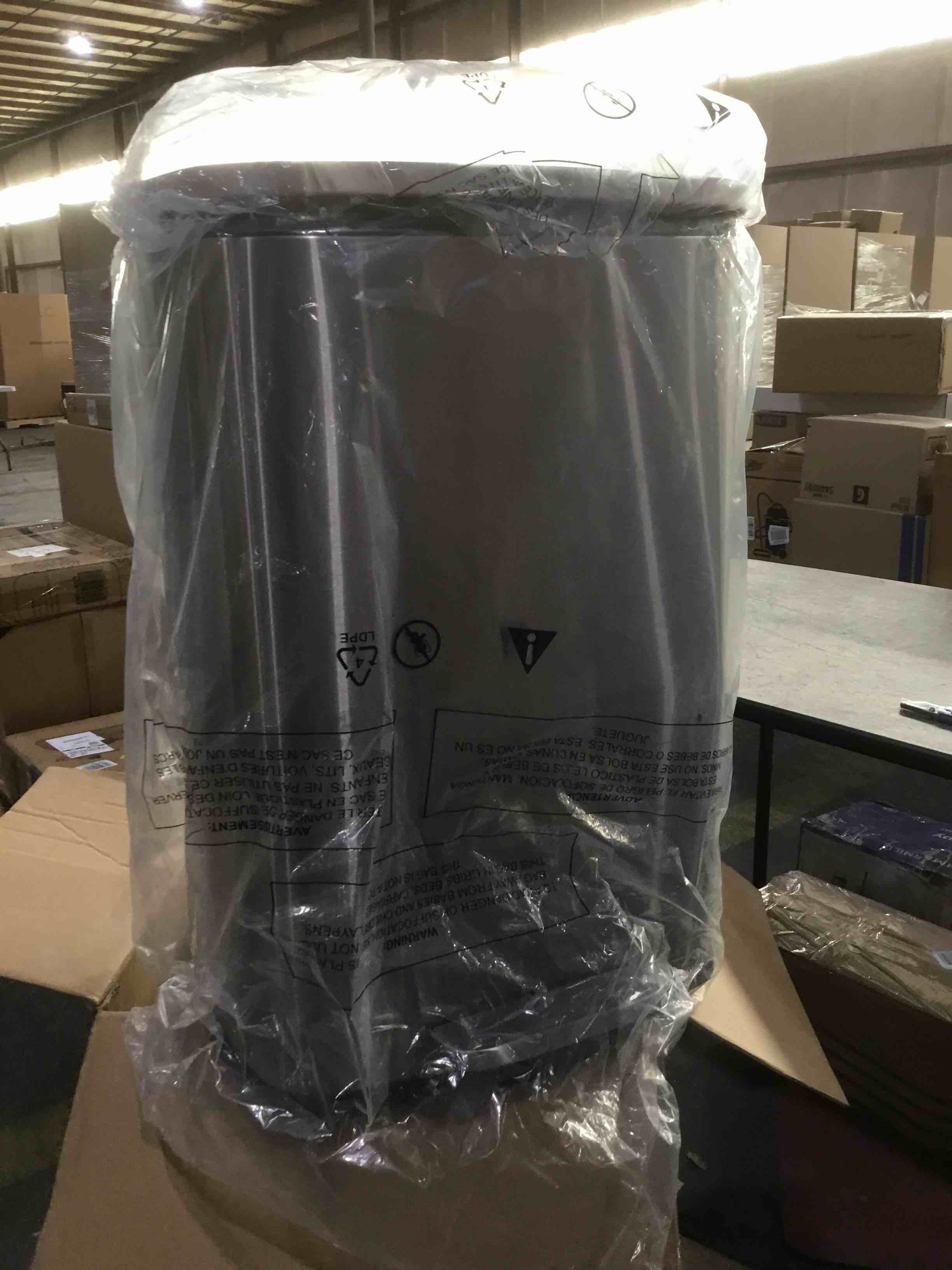 https://s3.amazonaws.com/lotting-images-prod/bidfta/BRN1266662_1750276110682.jpeg