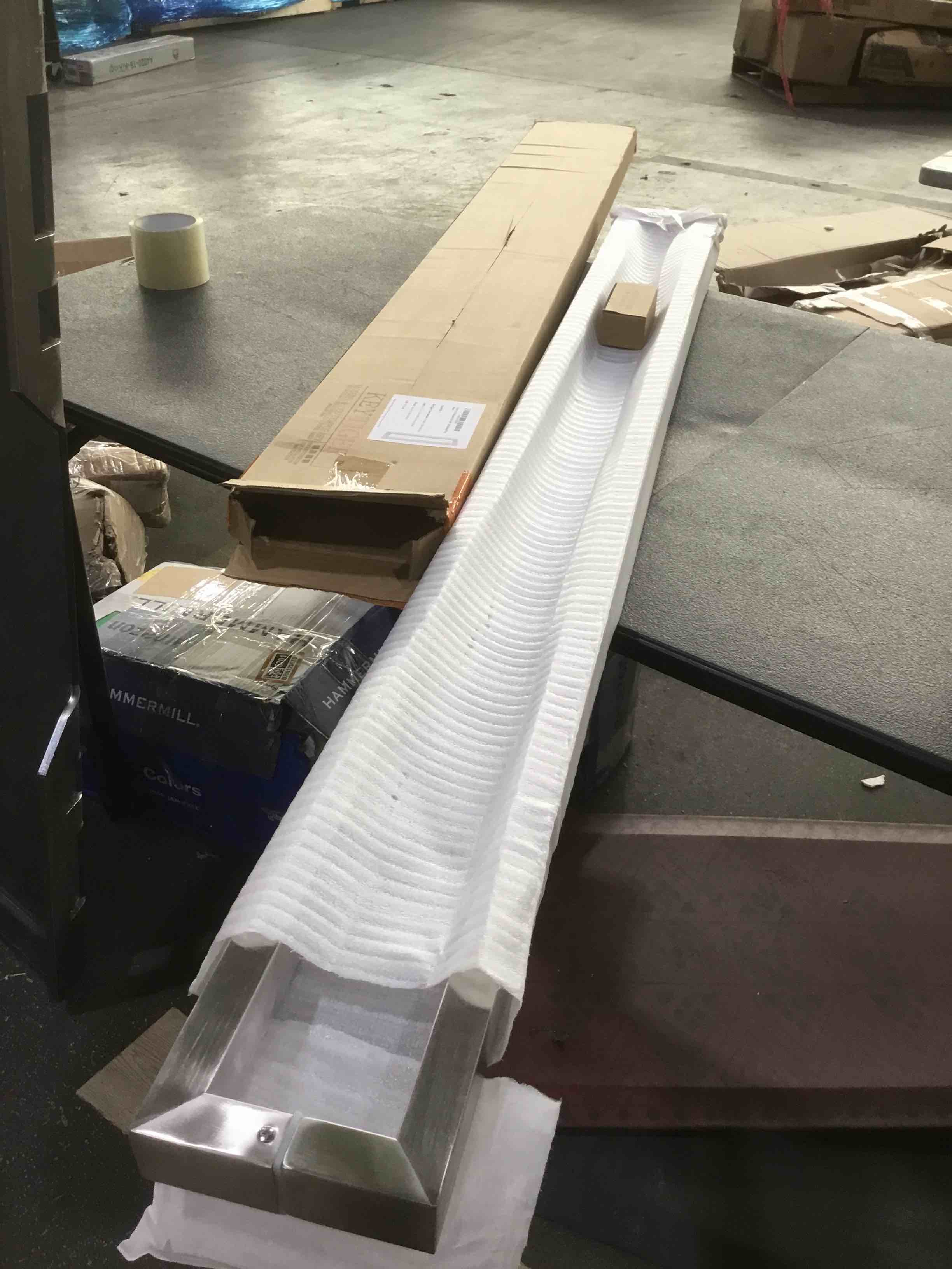 https://s3.amazonaws.com/lotting-images-prod/bidfta/BRN1266770_1750449842338.jpeg